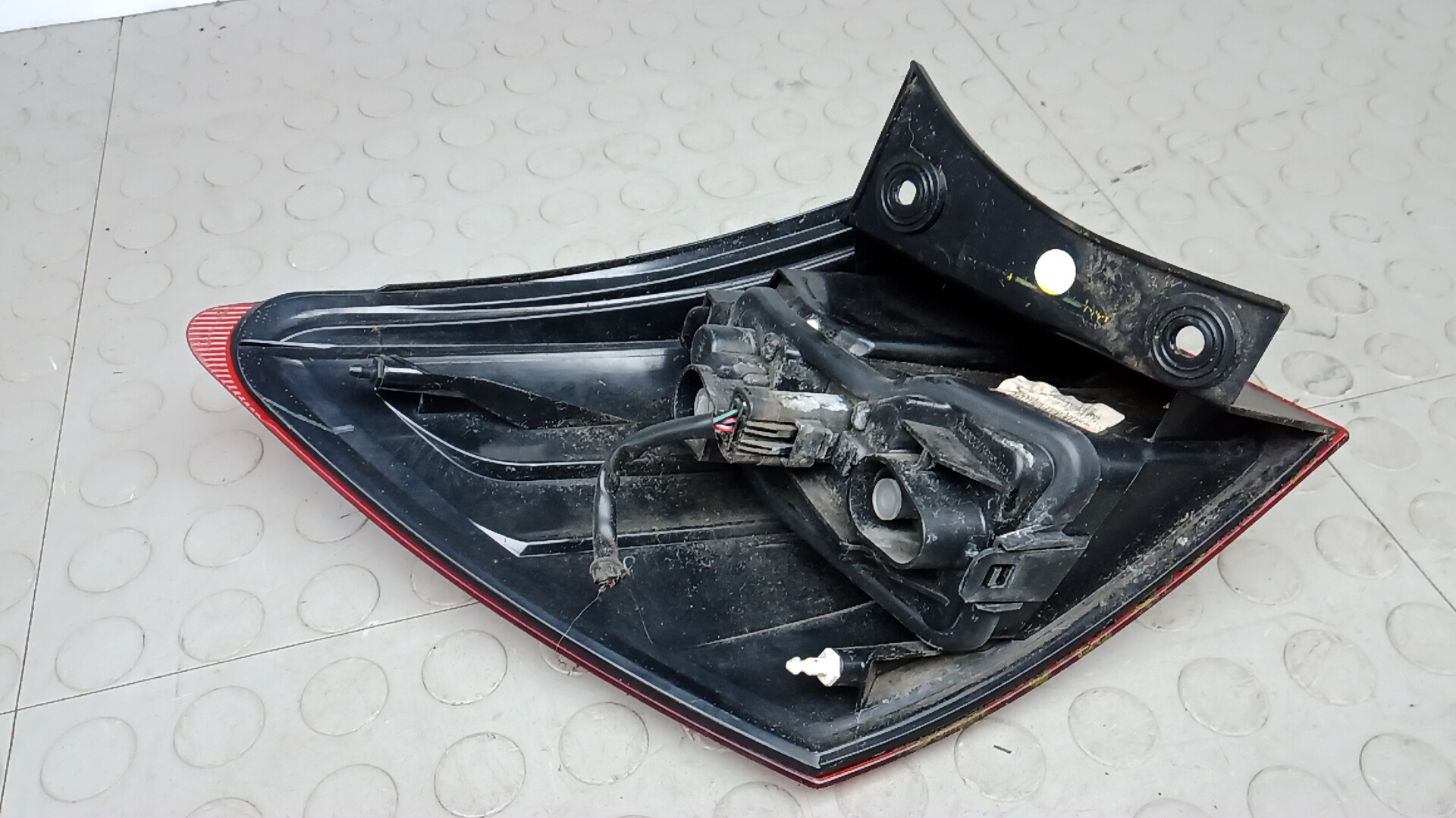 Фонарь задний правый