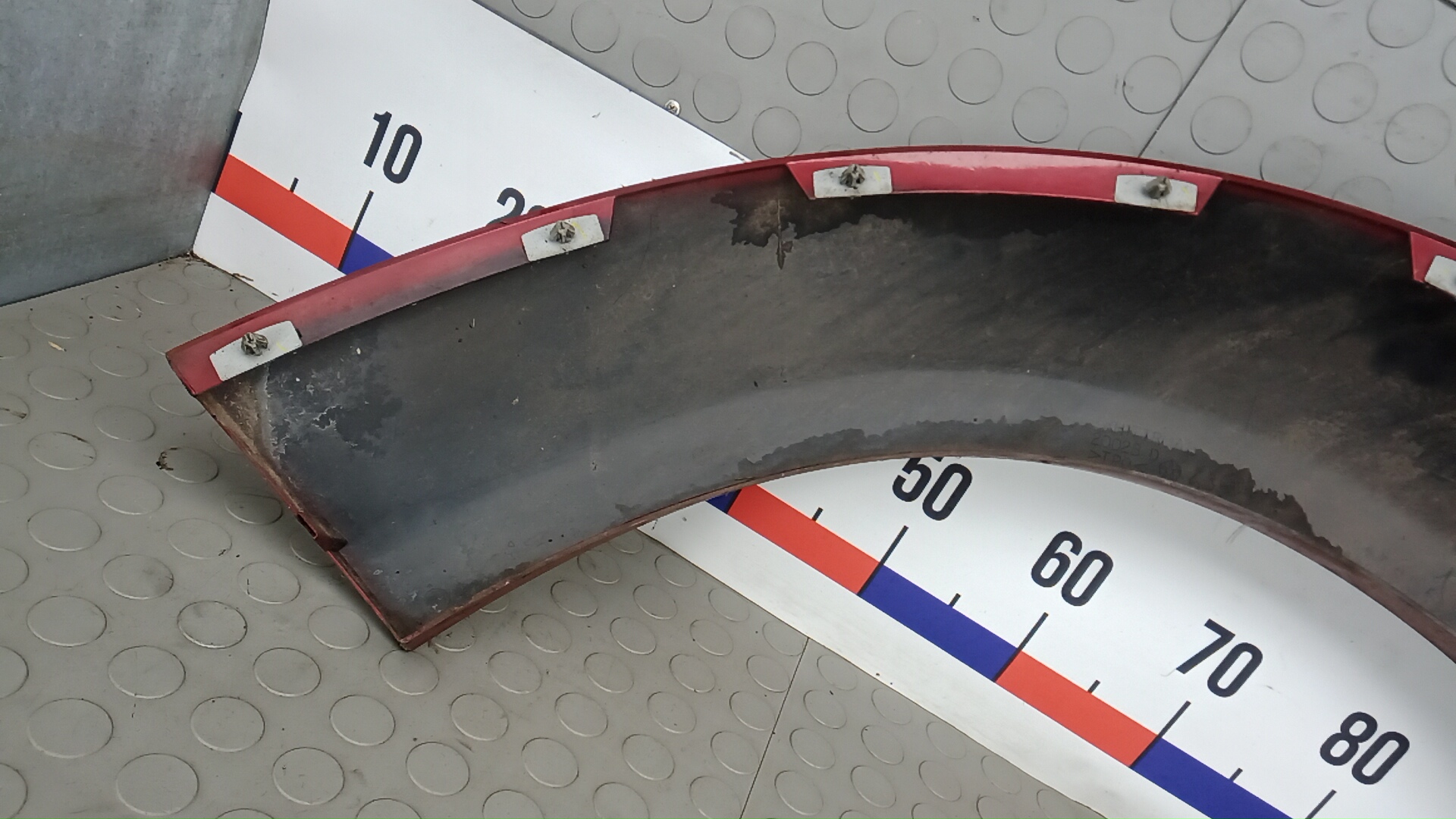 Накладка переднего крыла левого