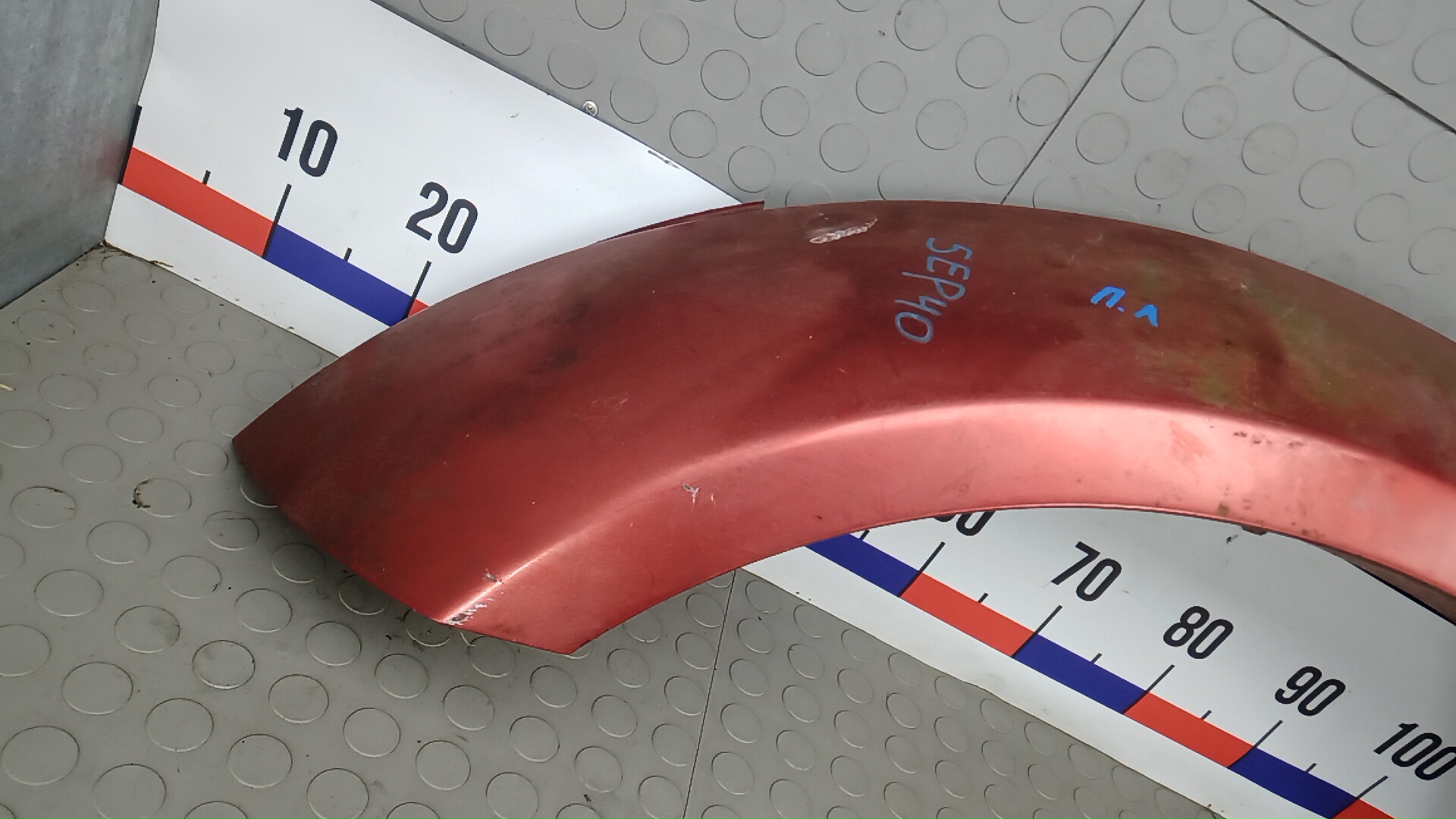 Накладка переднего крыла левого