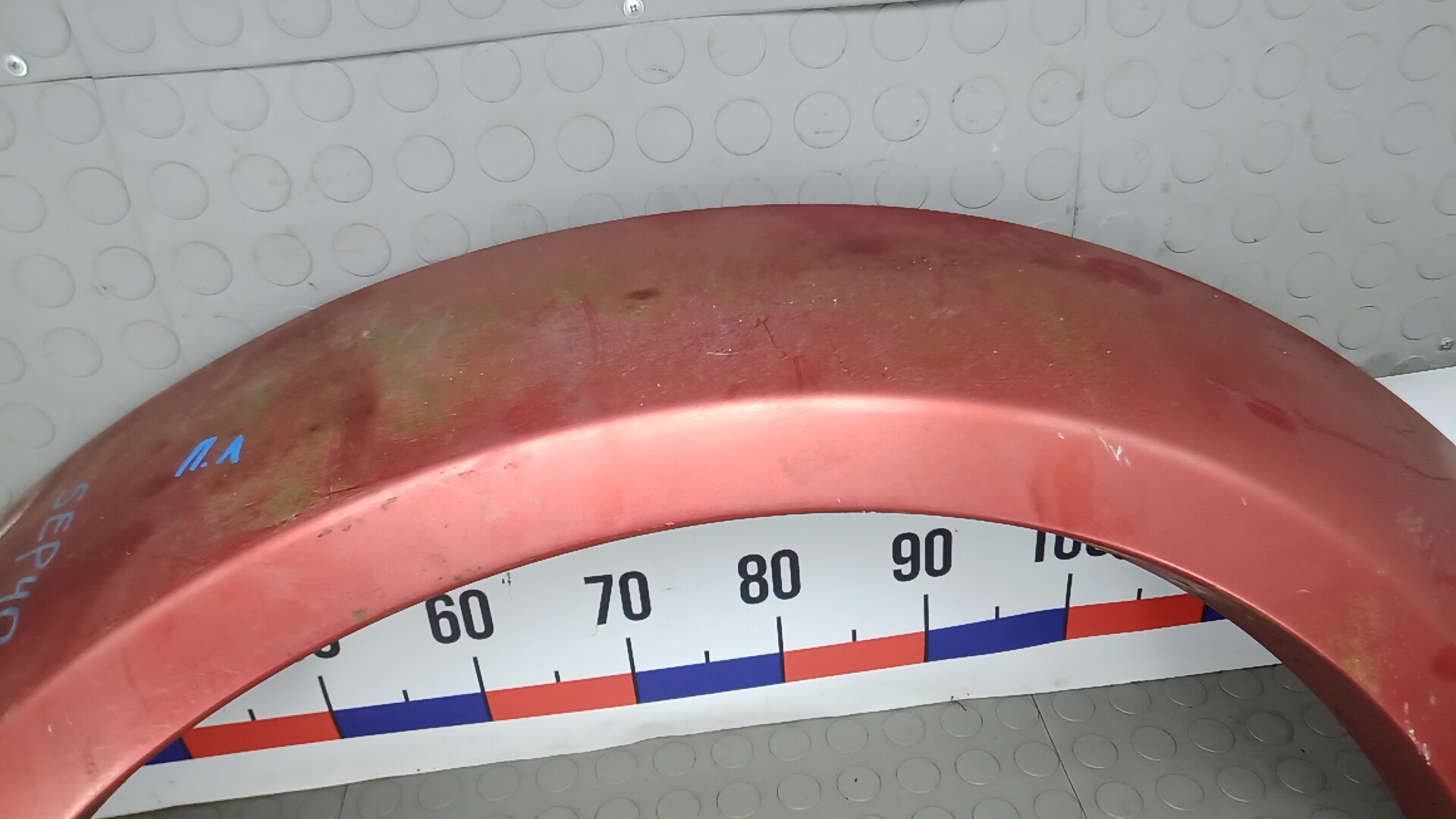 Накладка переднего крыла левого