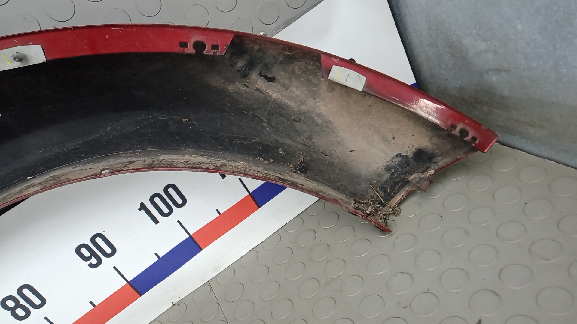 Накладка переднего крыла правого