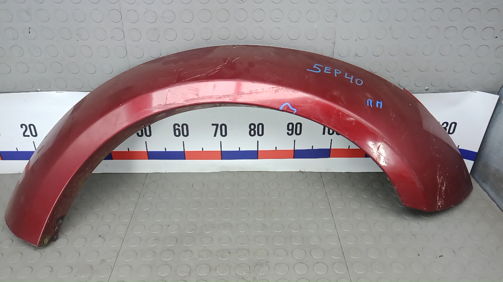 Накладка переднего крыла правого