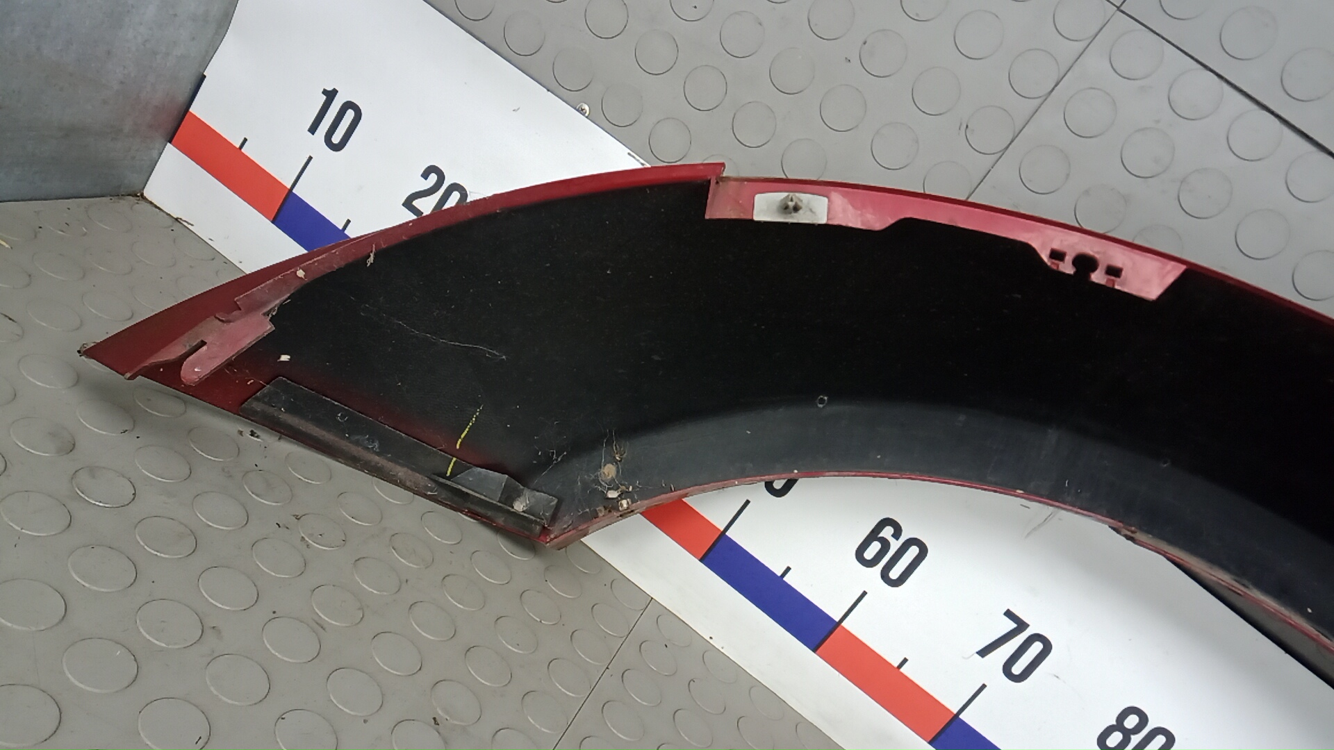 Накладка переднего крыла правого