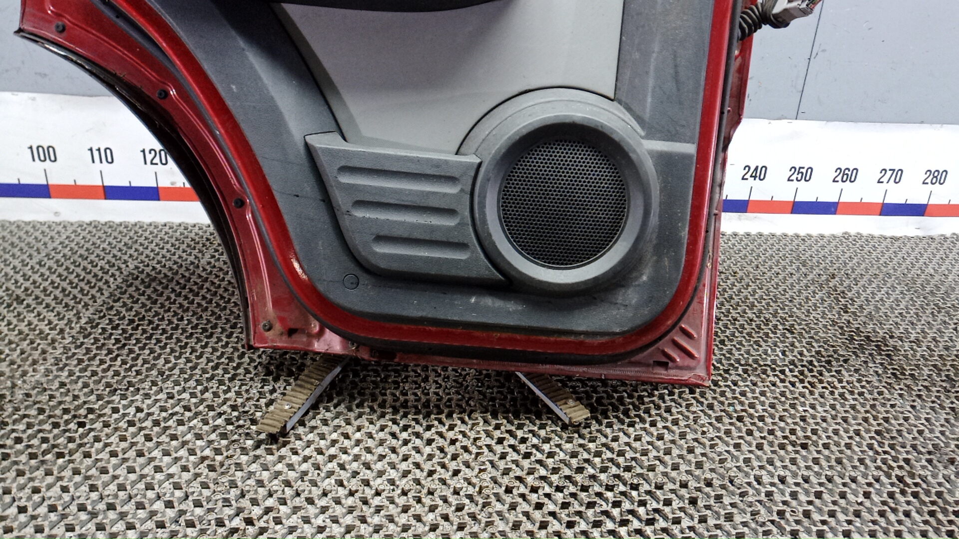 Дверь задняя левая