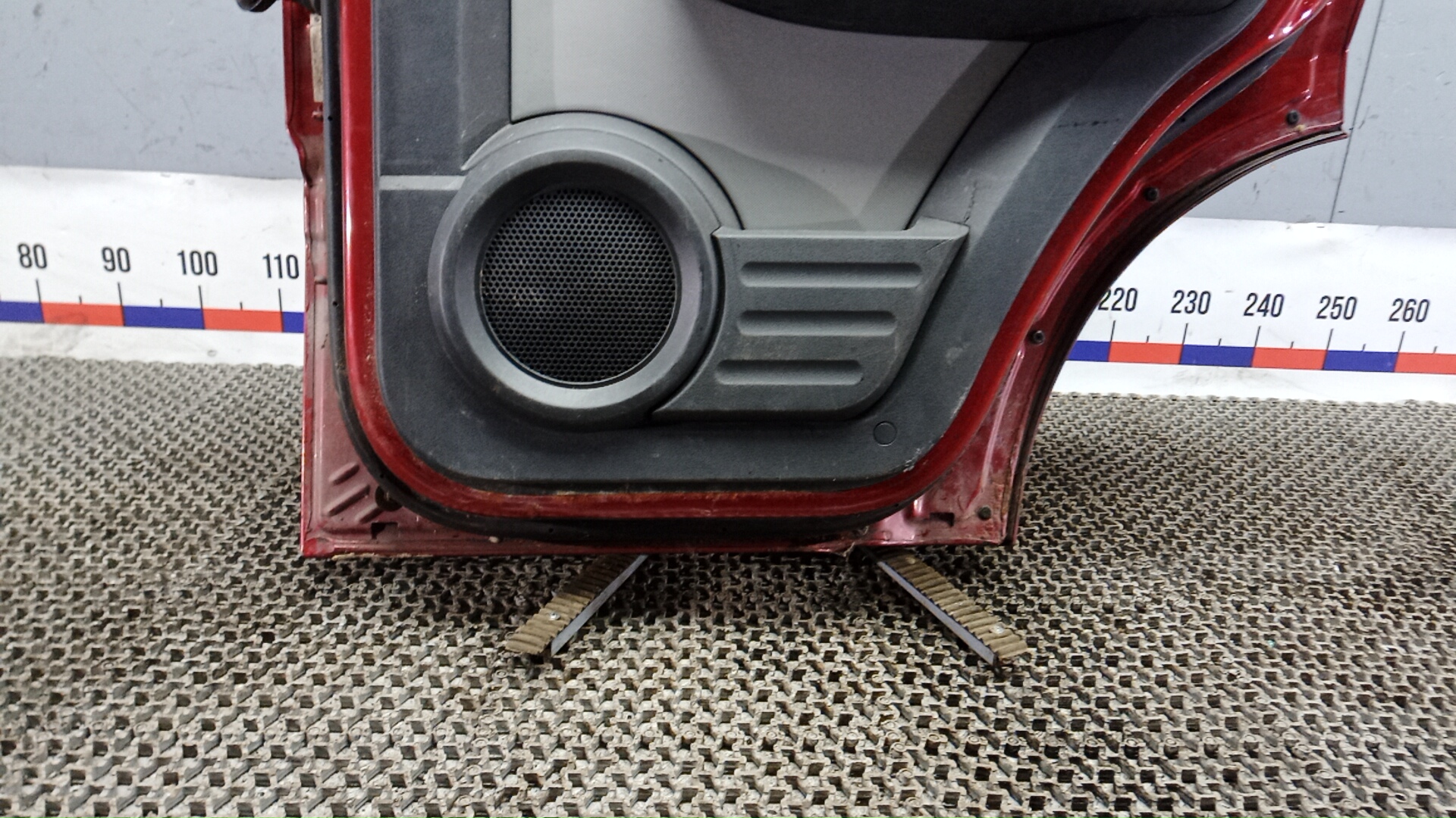 Дверь задняя правая