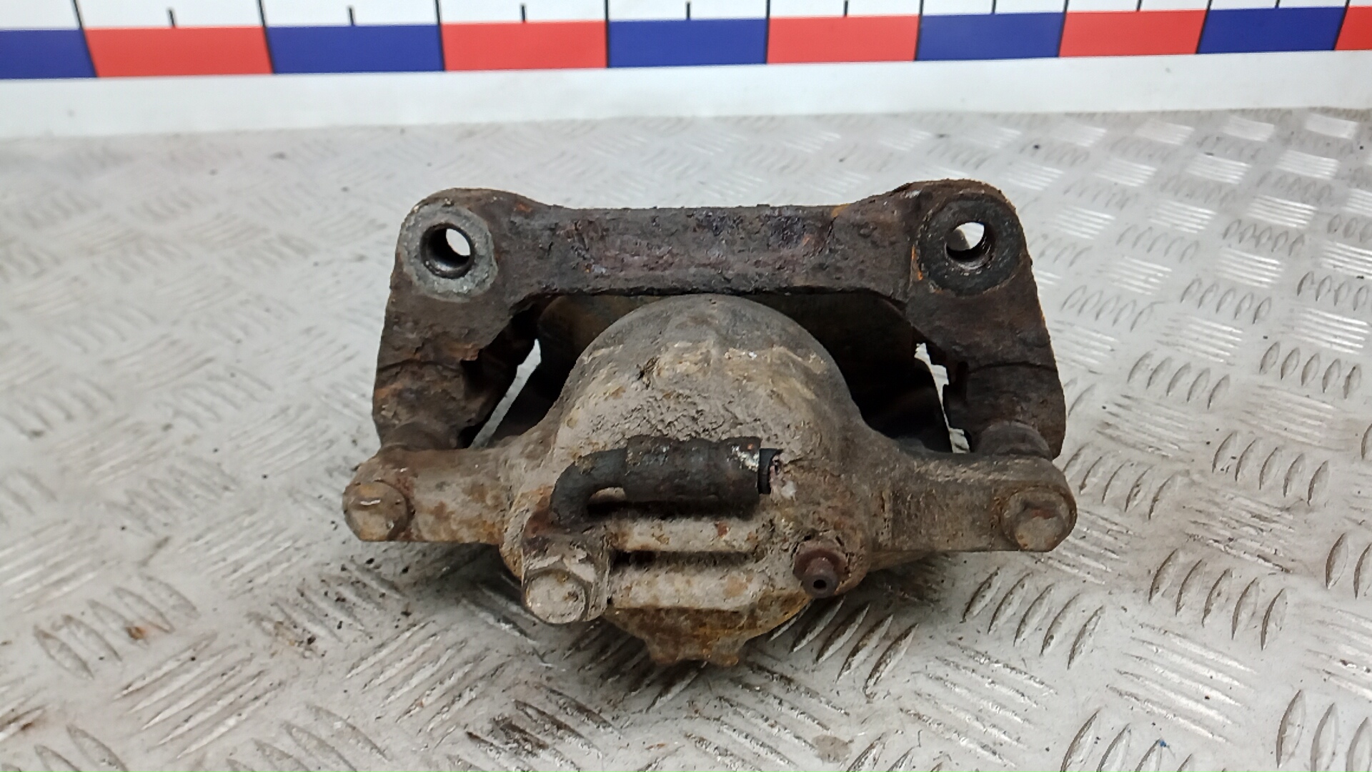 Суппорт передний правый