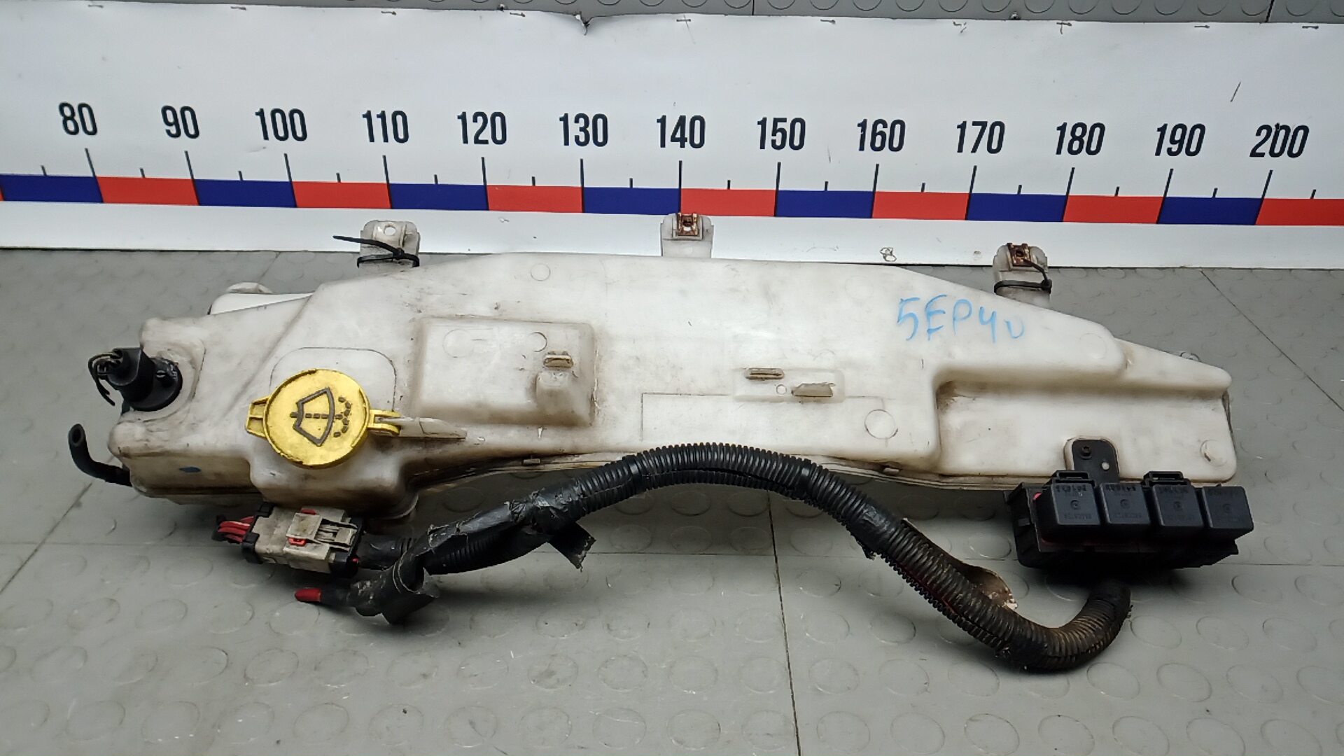 Бачок омывателя лобового стекла