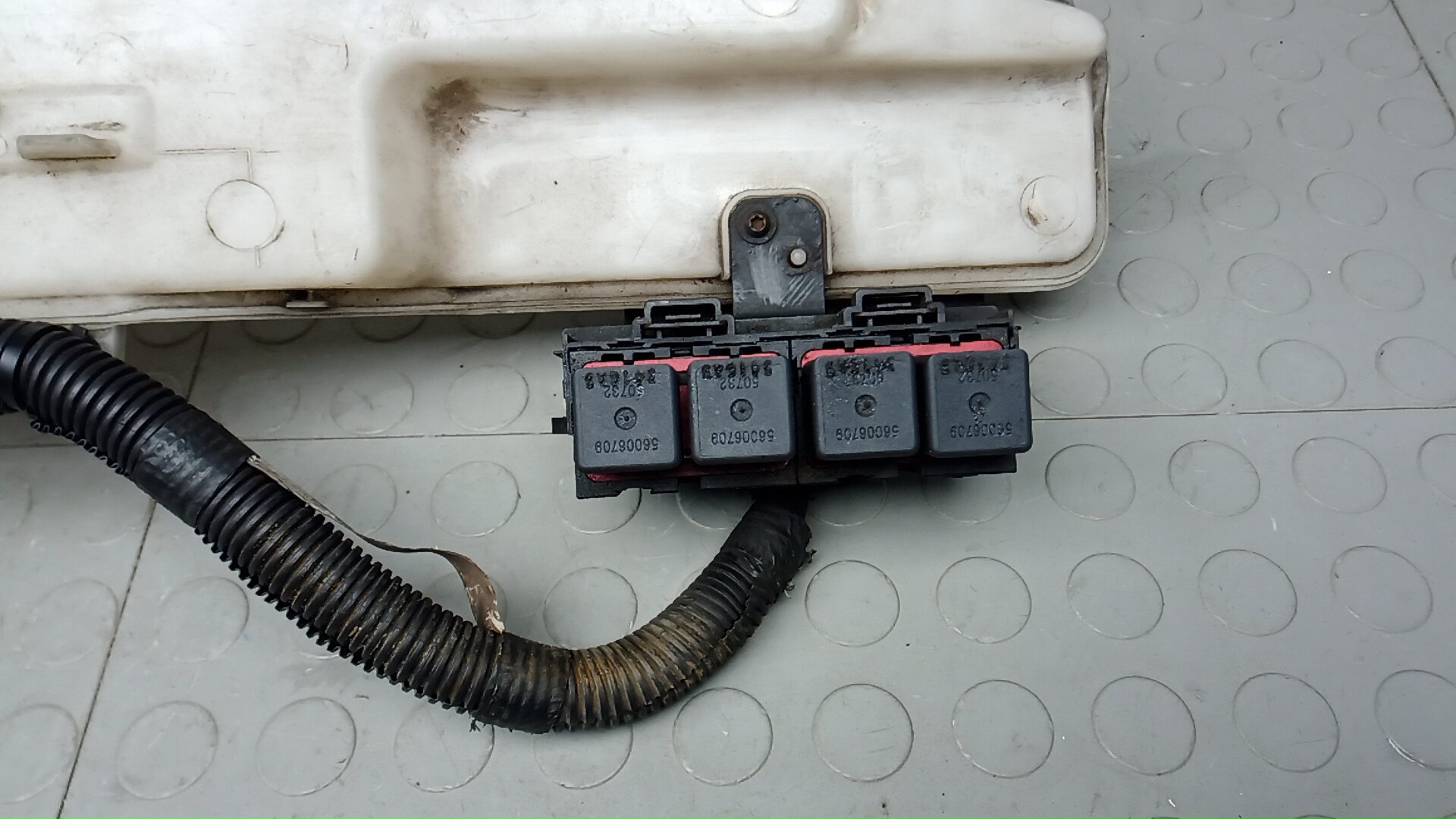 Бачок омывателя лобового стекла