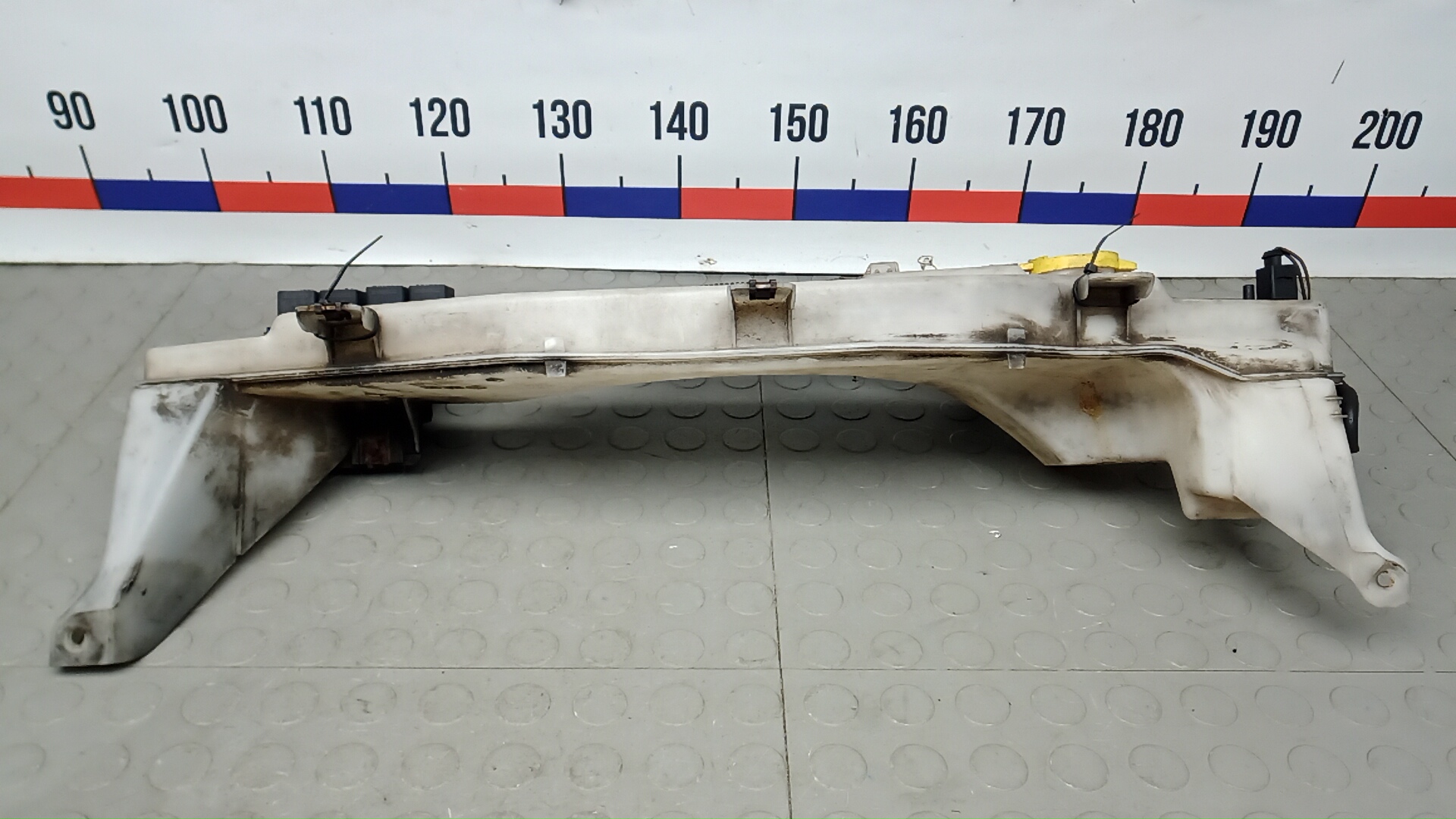 Бачок омывателя лобового стекла