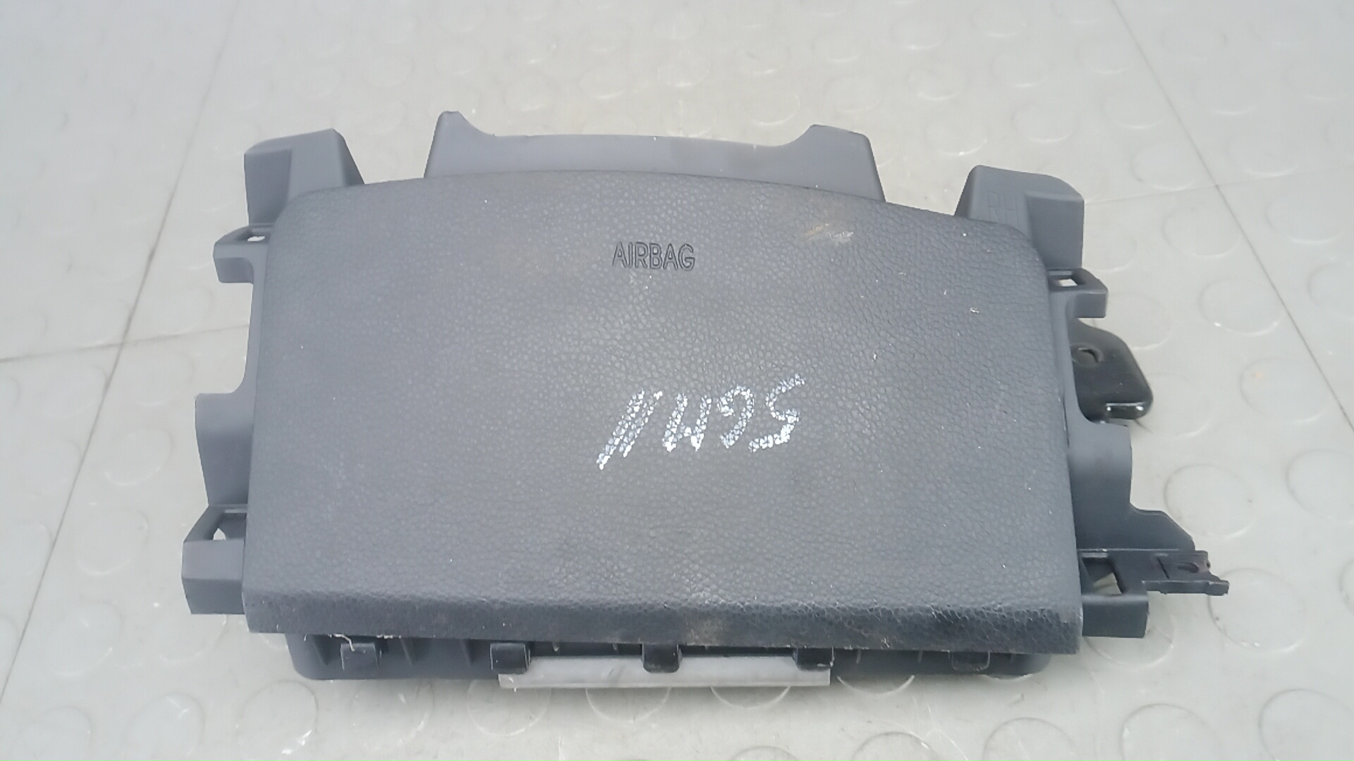 Подушка безопасности пассажирская (в торпедо)