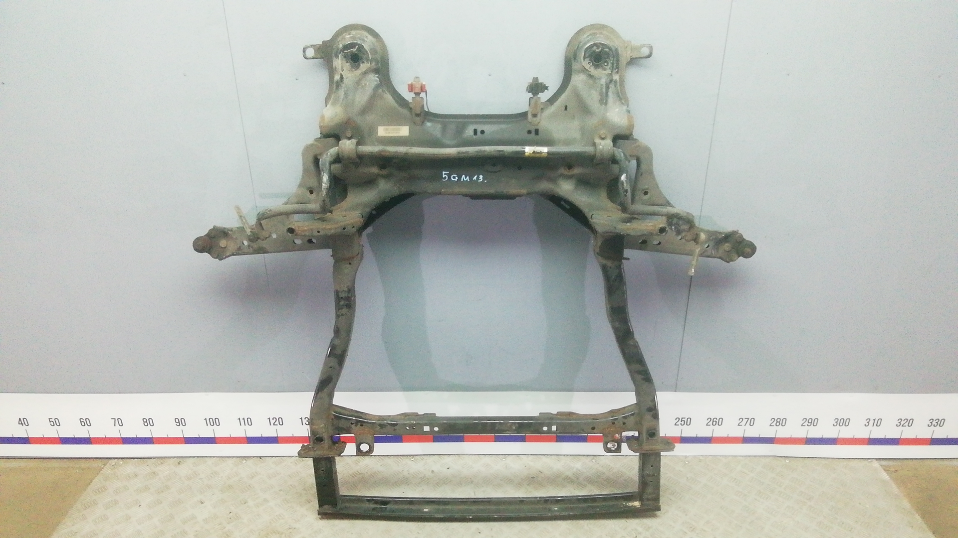 Балка передняя (крепление продольных тяг)