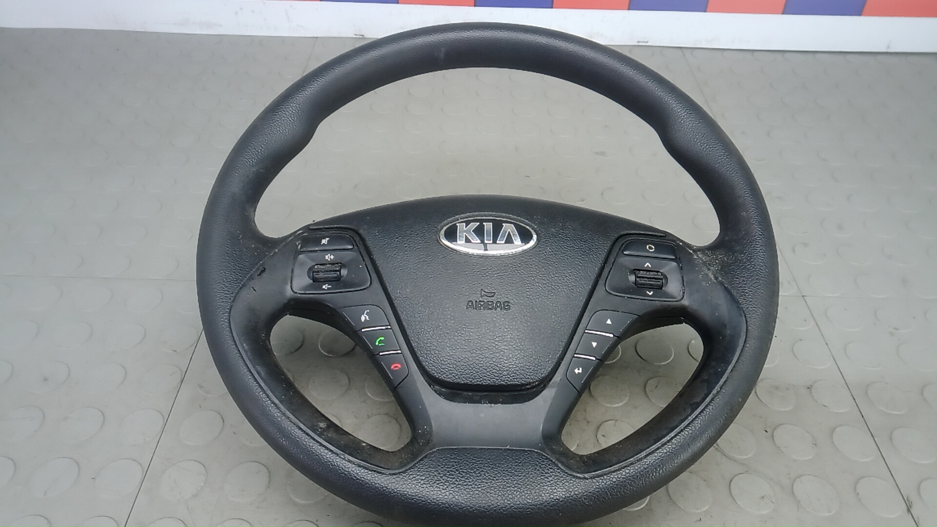 Рулевое колесо (руль)