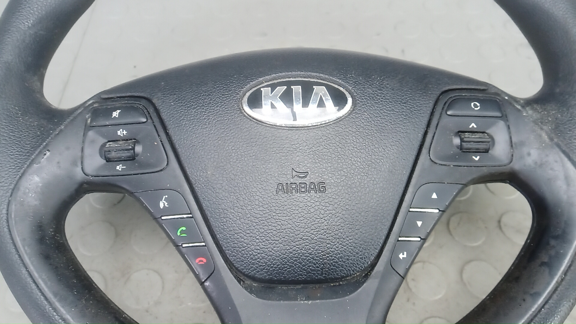 Рулевое колесо (руль)