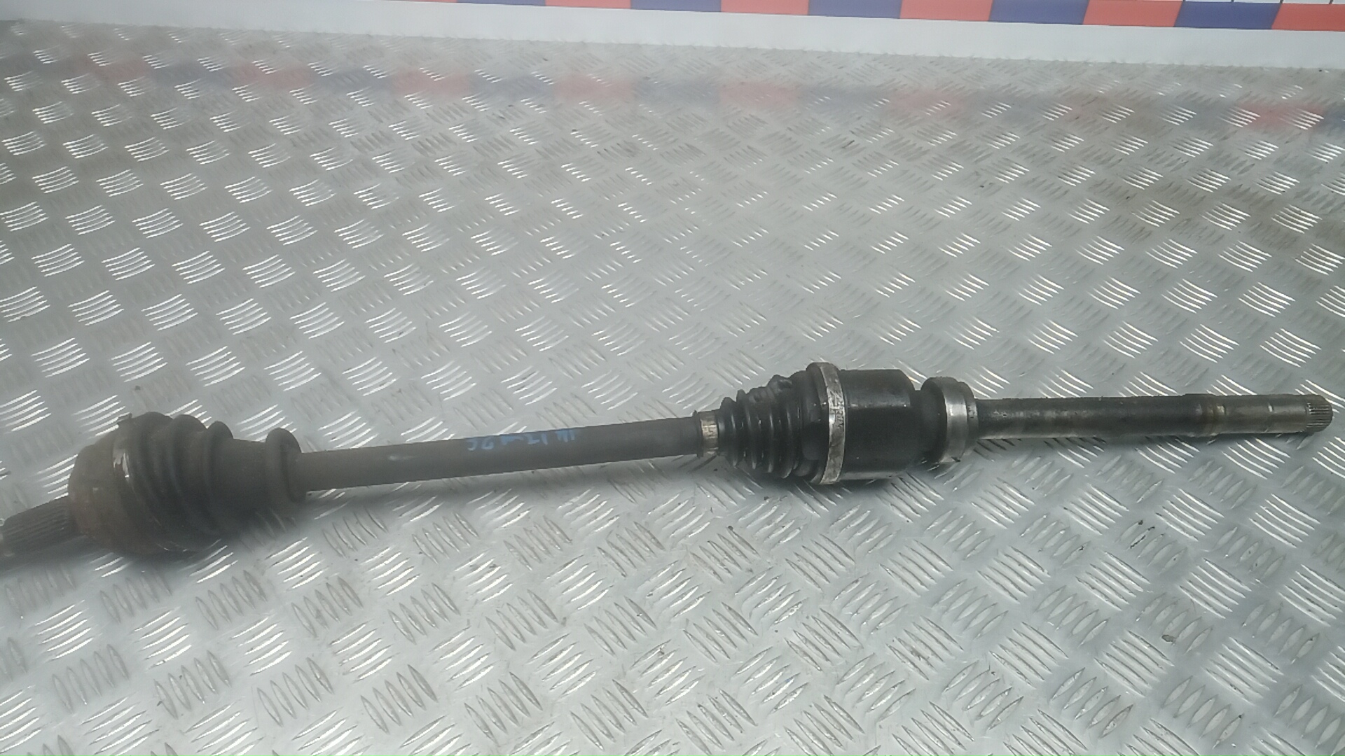 Полуось передняя правая