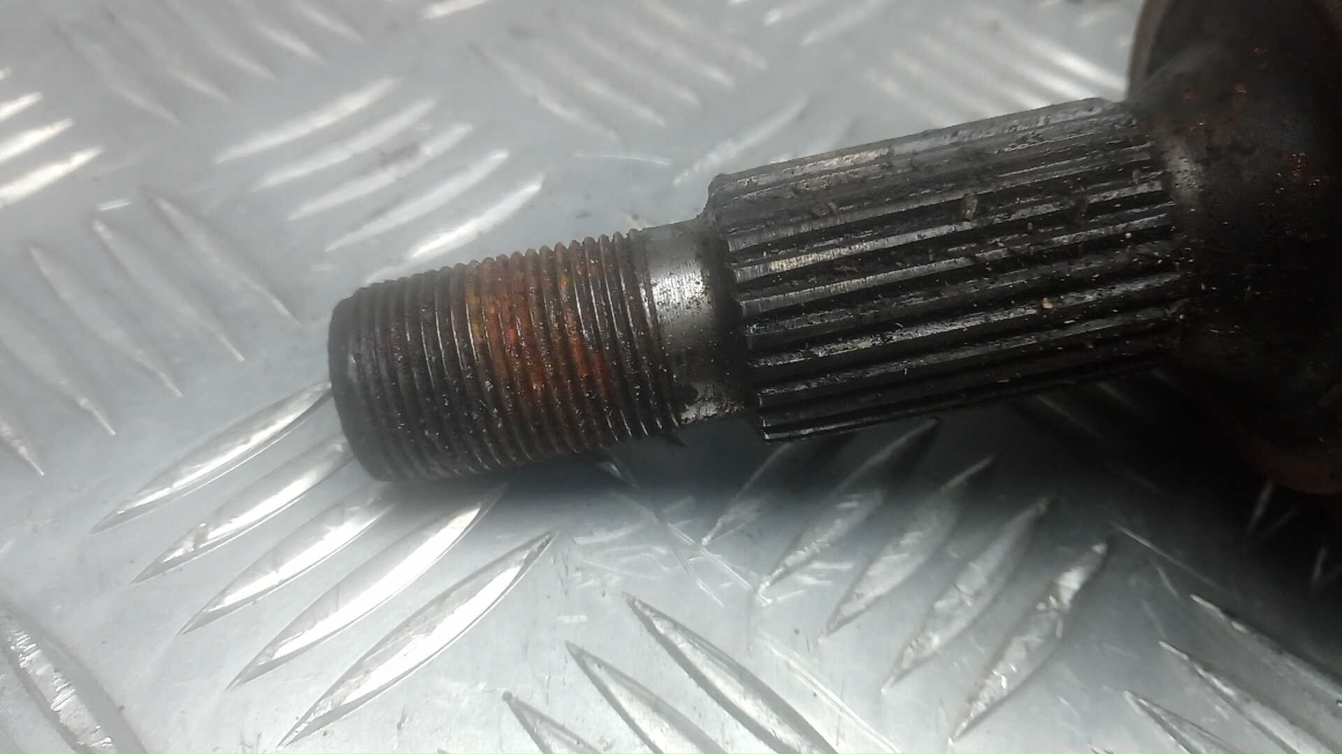 Полуось передняя правая