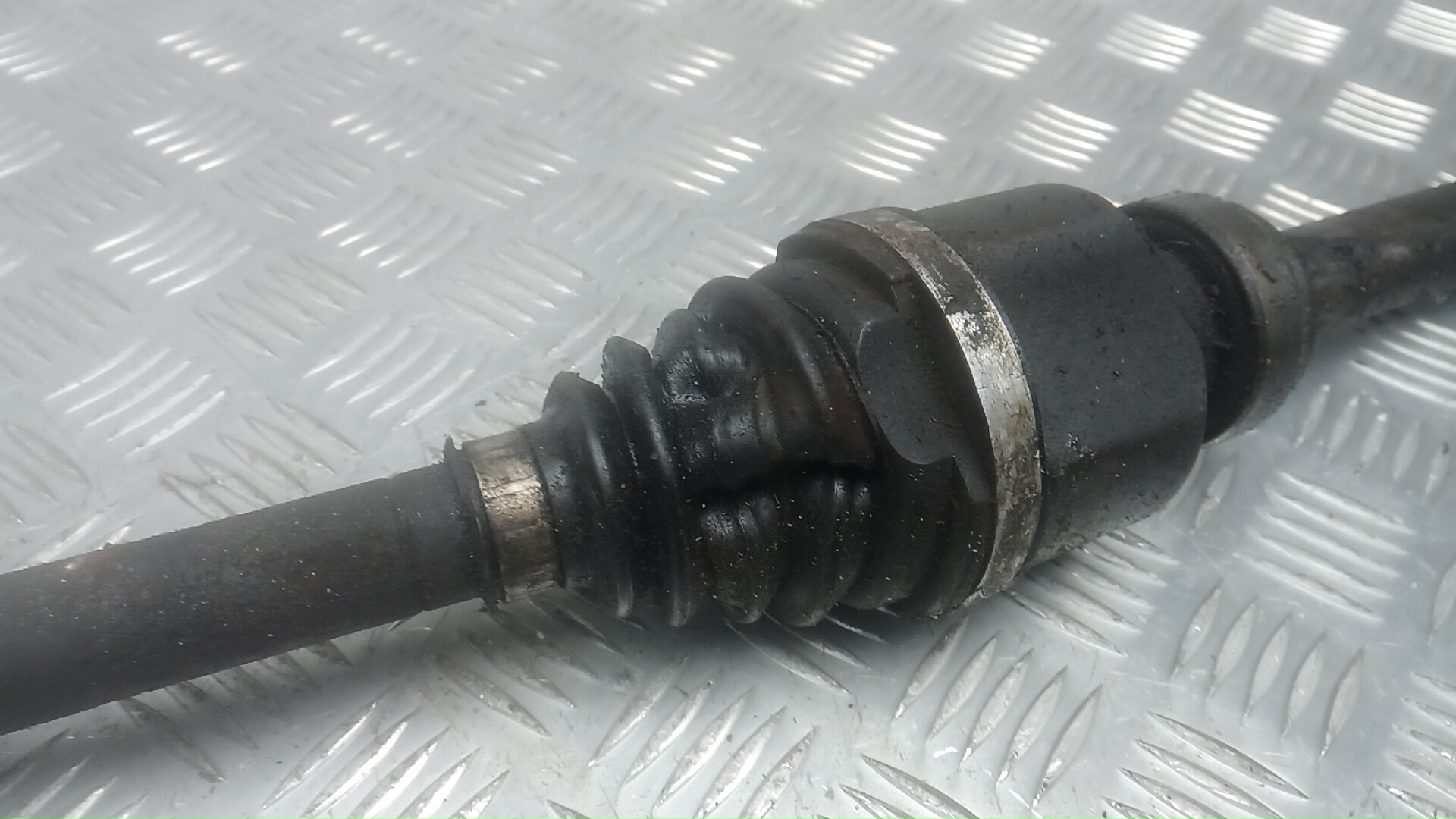 Полуось передняя правая