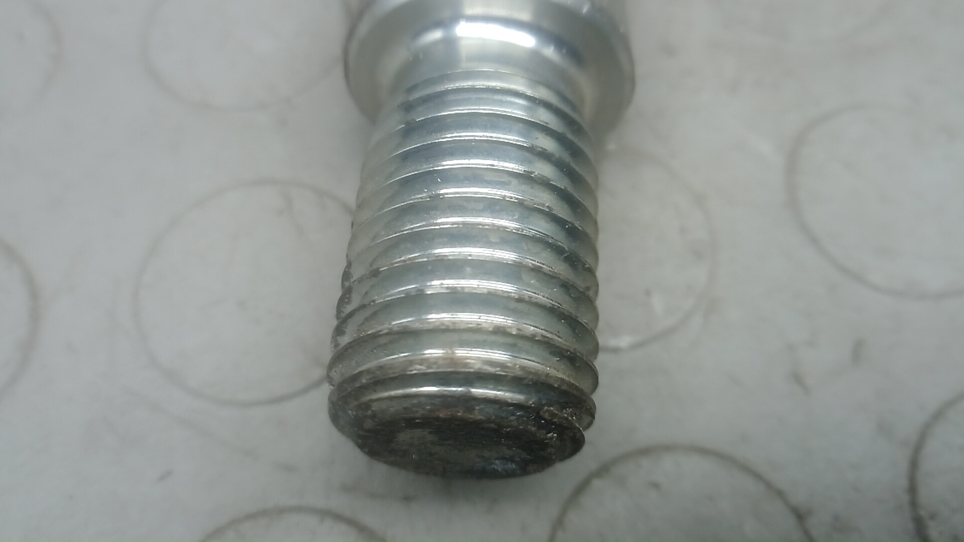 Крюк буксировочный