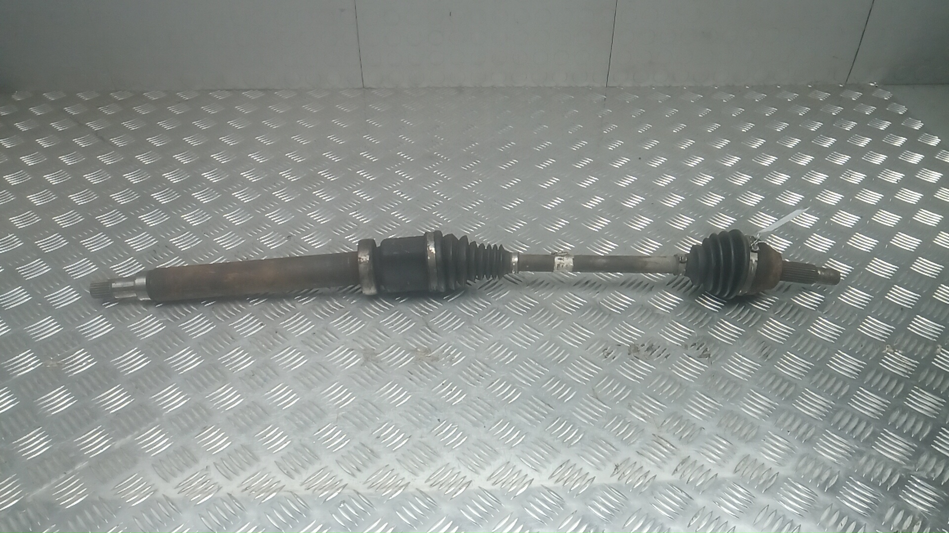 Полуось передняя правая