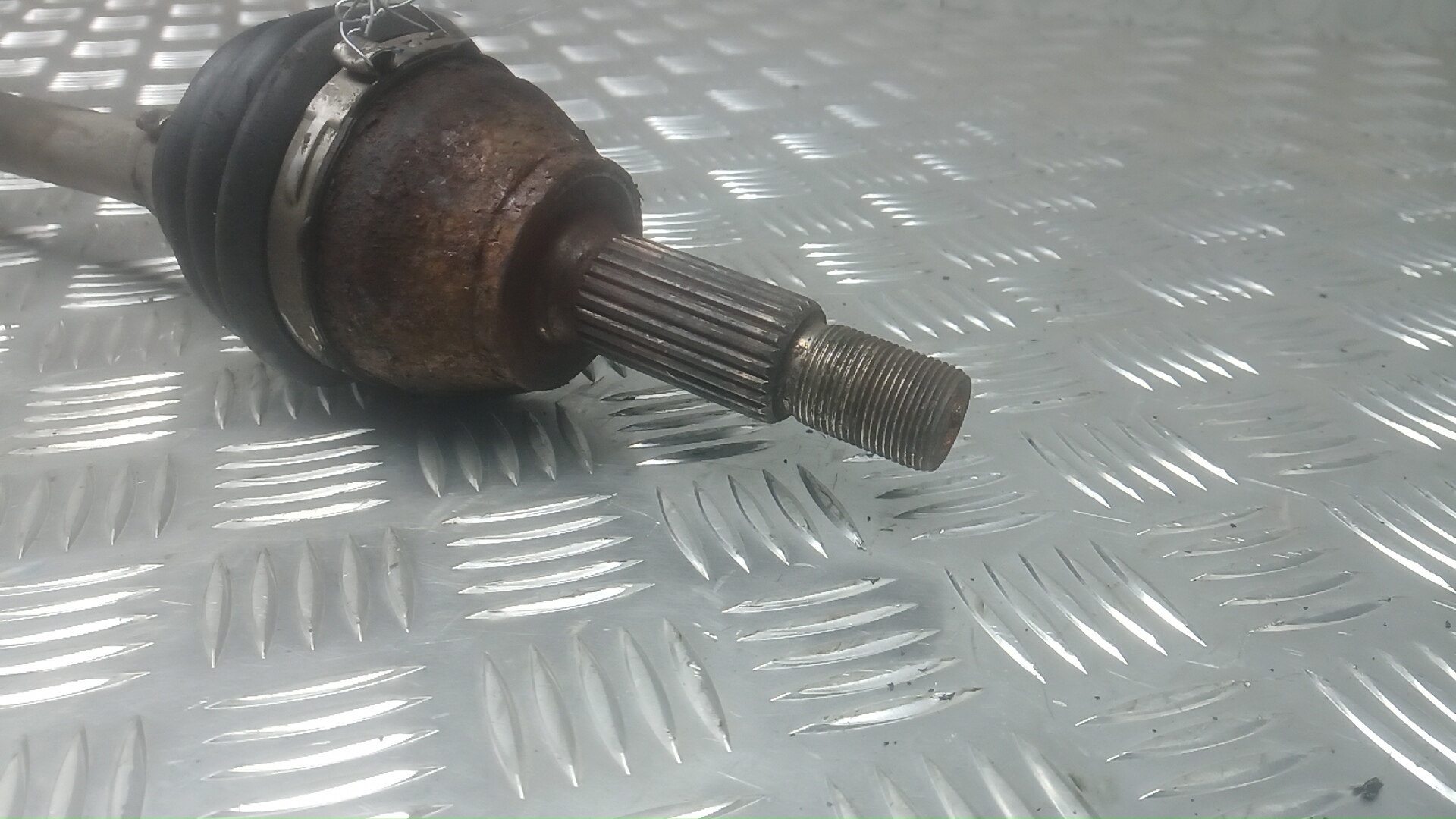 Полуось передняя правая