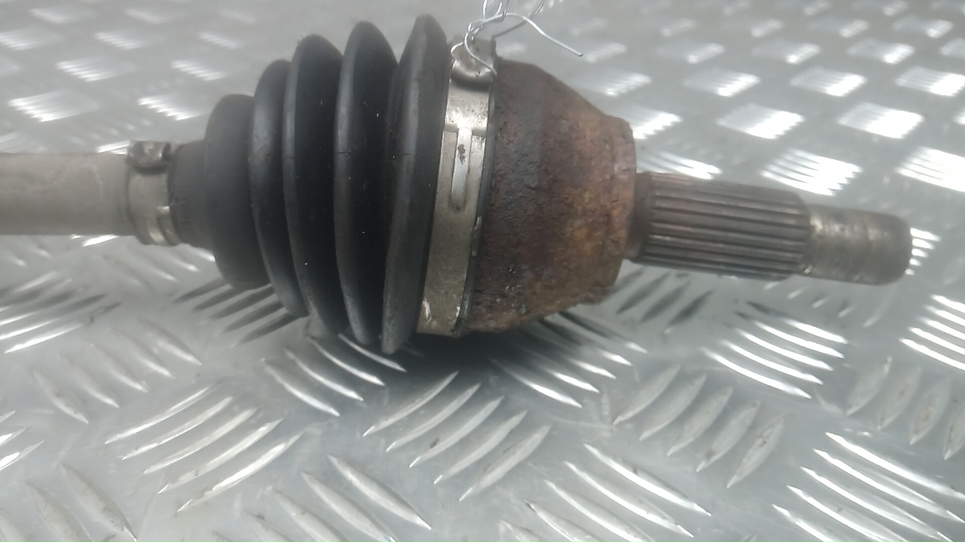 Полуось передняя правая