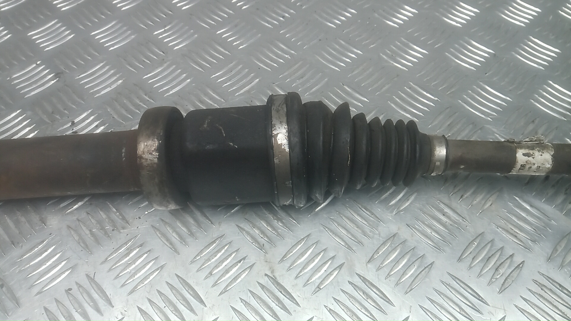 Полуось передняя правая