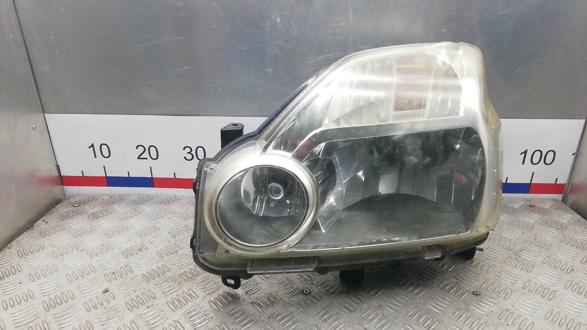 Фара левая