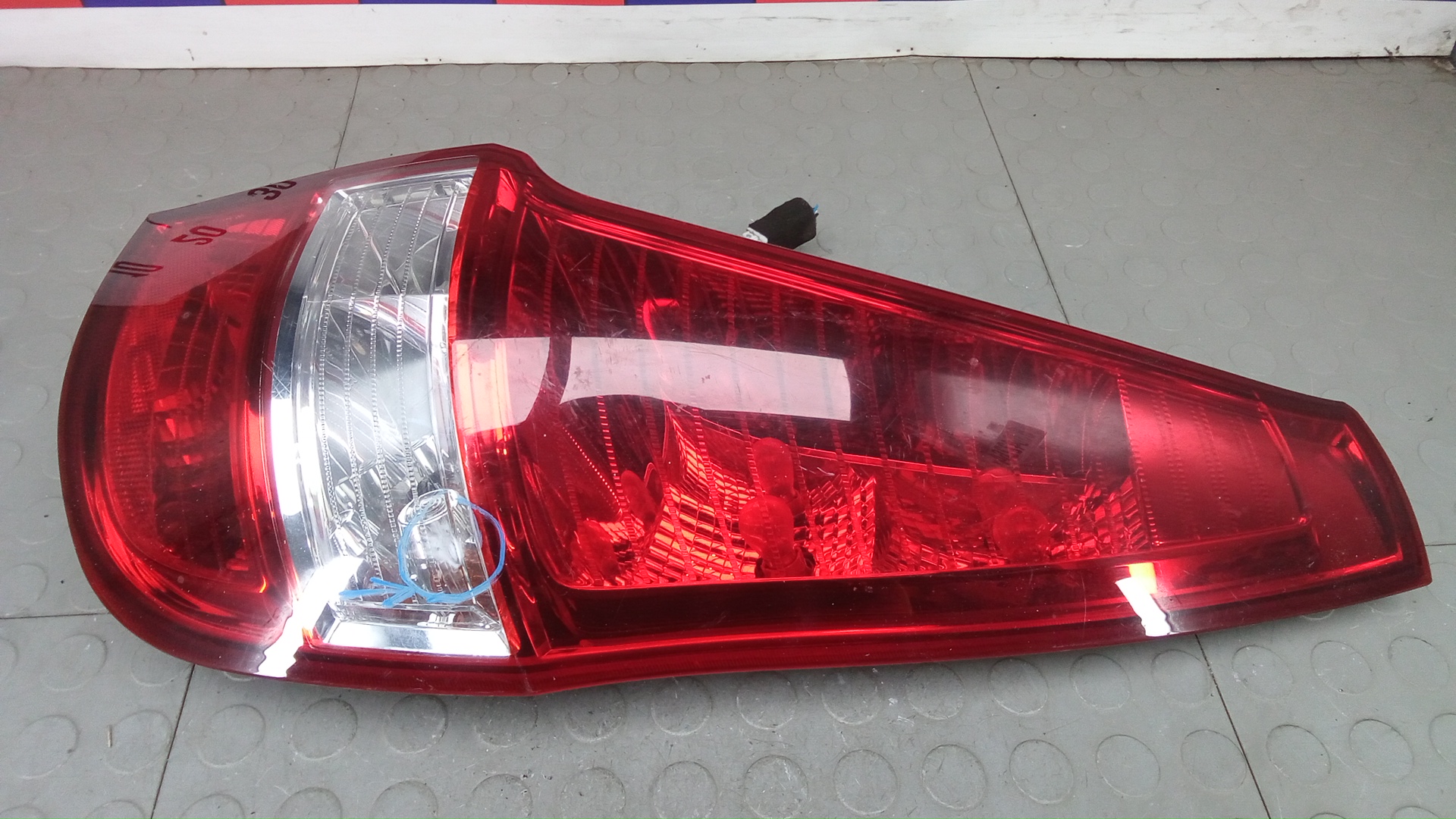 Фонарь задний правый