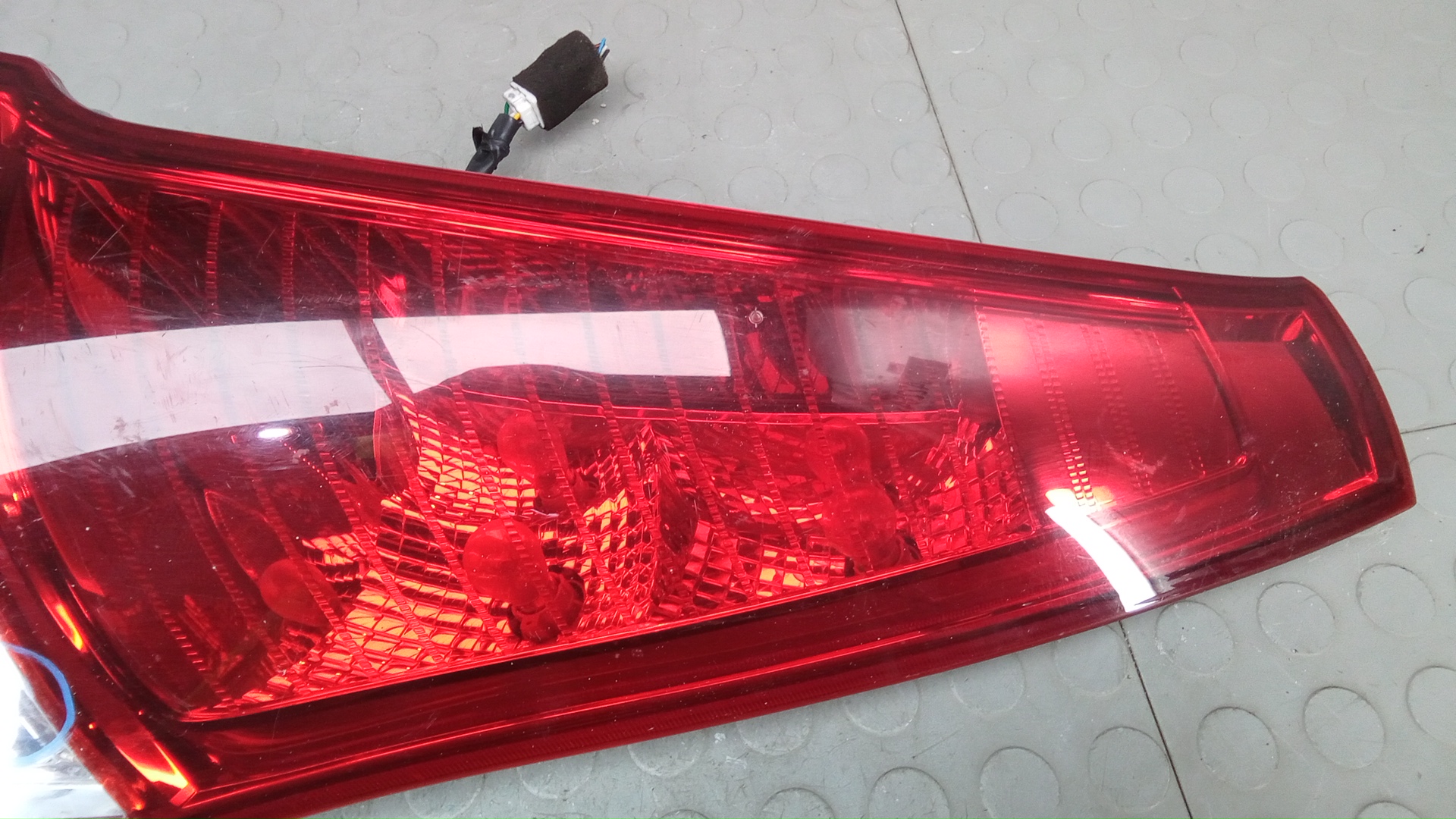 Фонарь задний правый