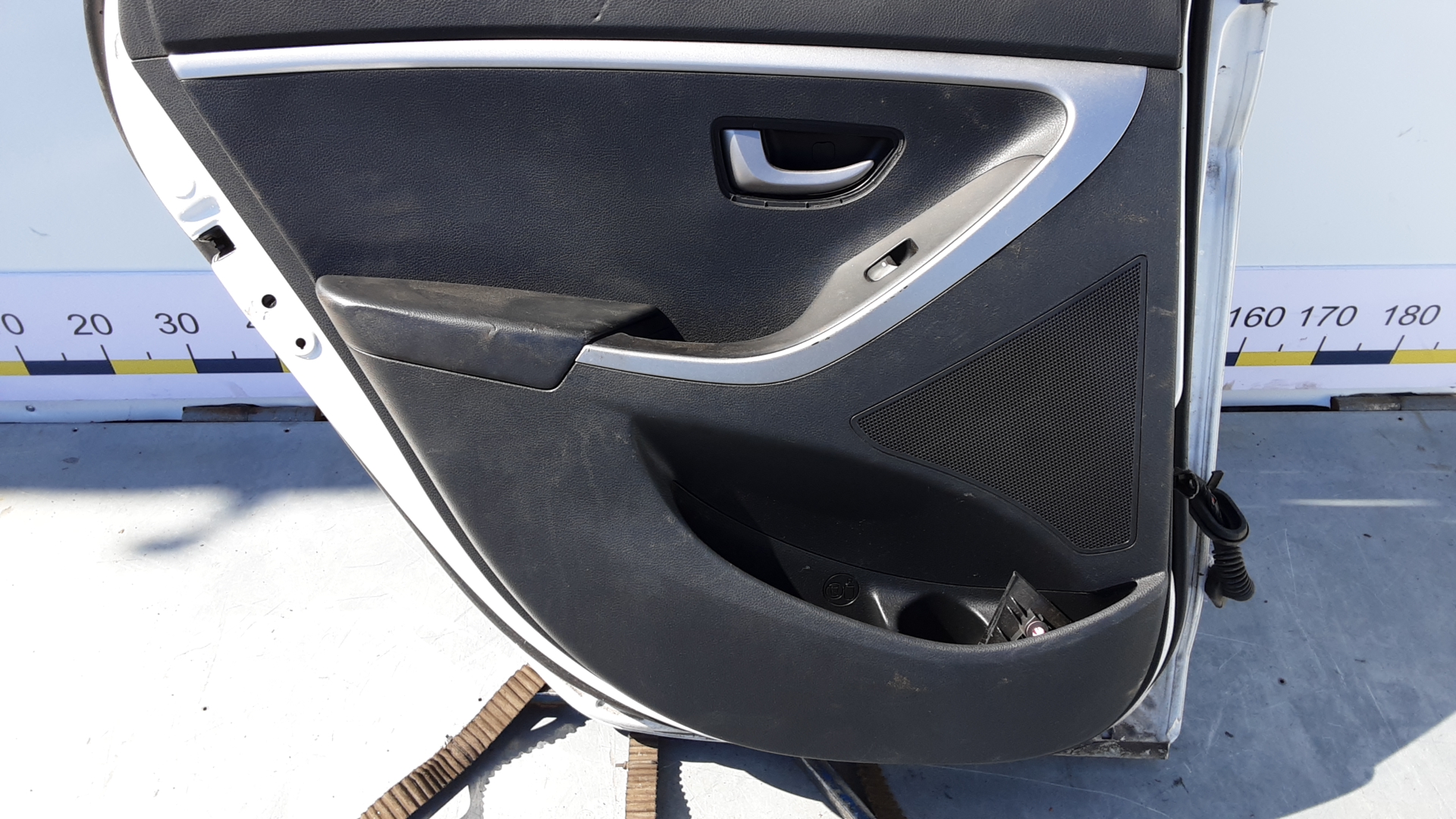 Дверь задняя левая