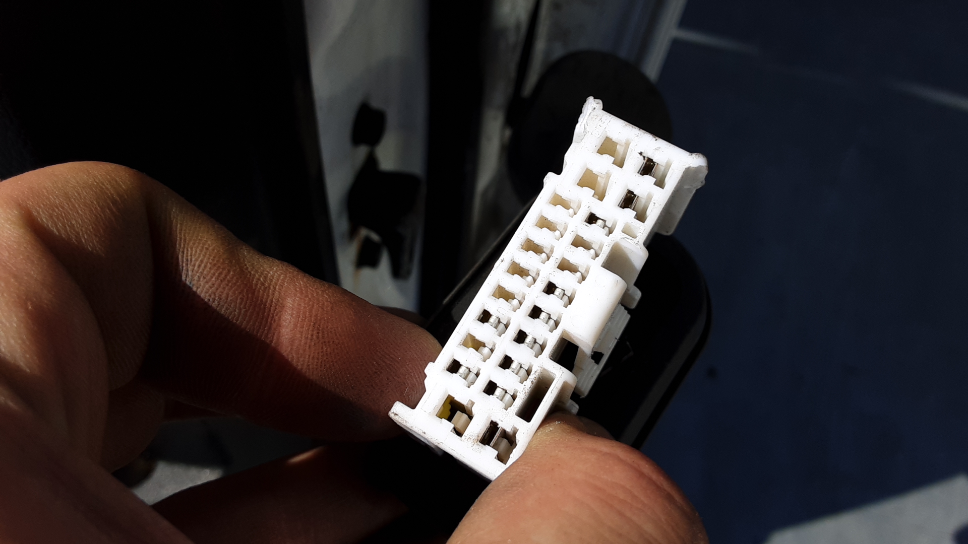 Дверь задняя левая