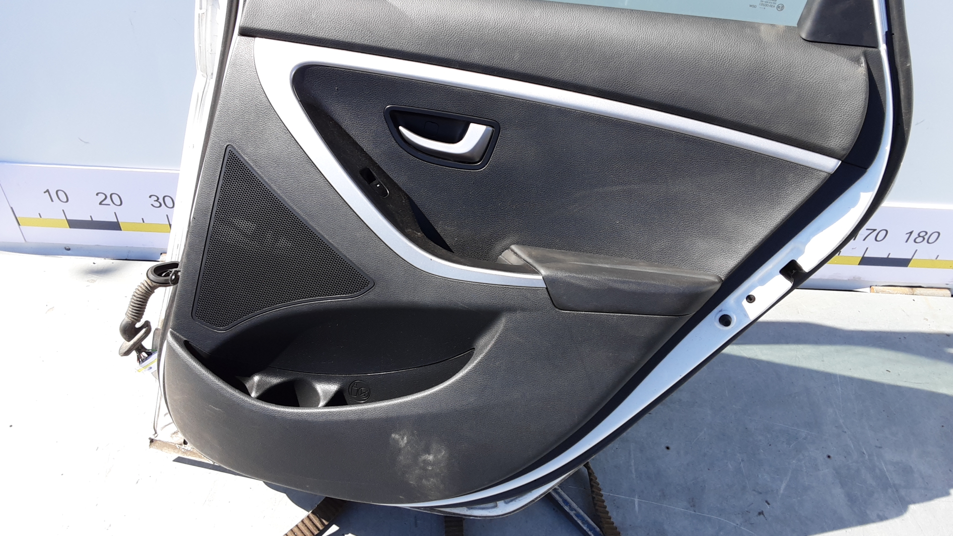 Дверь задняя правая