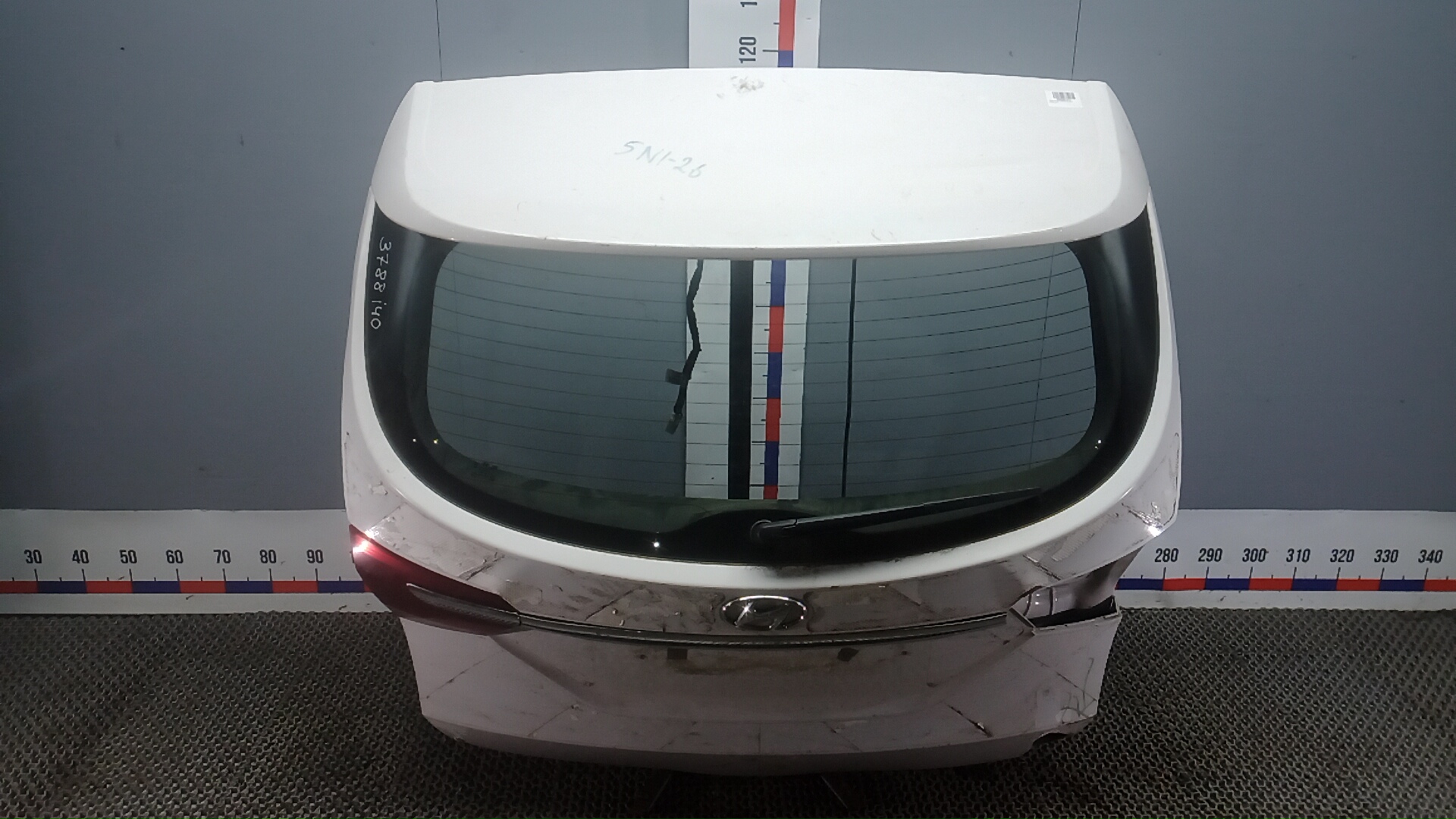 Дверь багажника