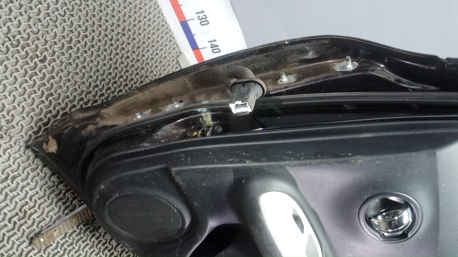 Дверь задняя правая