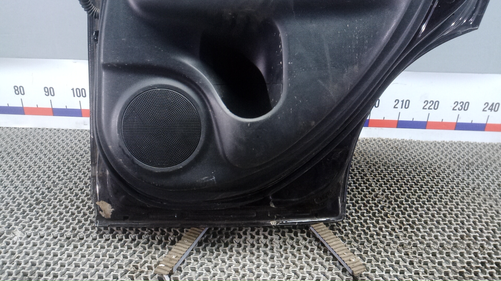 Дверь задняя правая