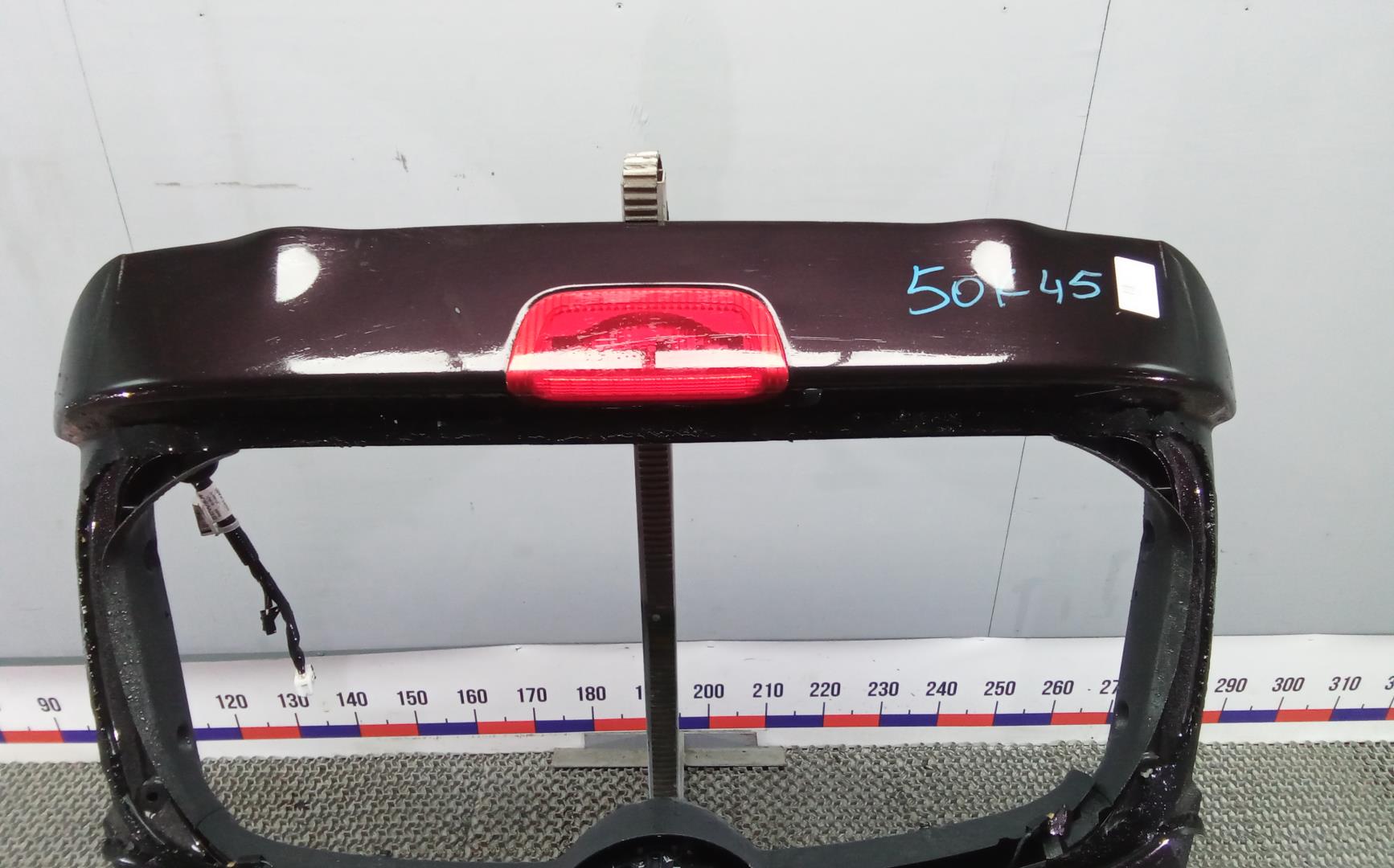 Дверь багажника