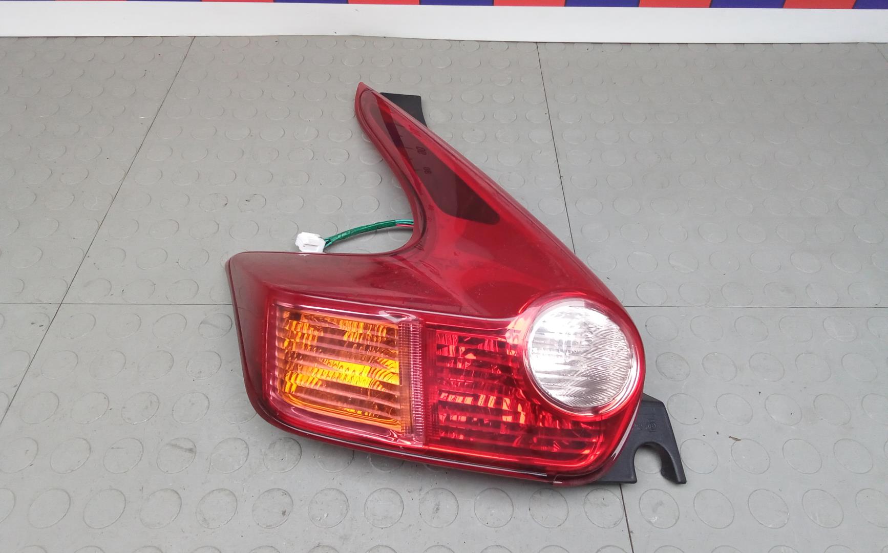 Фонарь задний левый