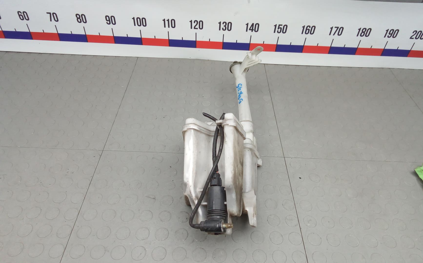 Бачок омывателя лобового стекла