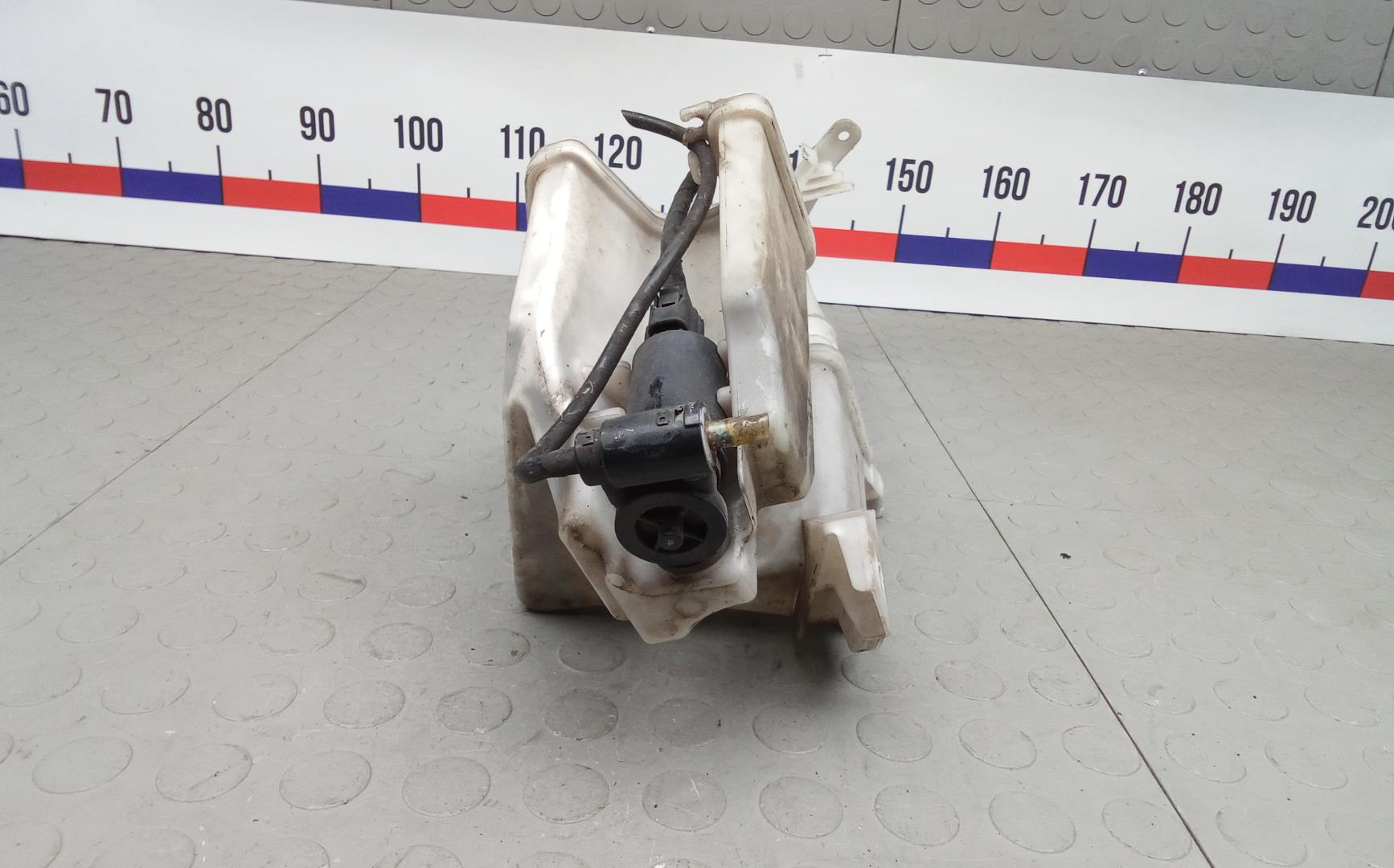 Бачок омывателя лобового стекла