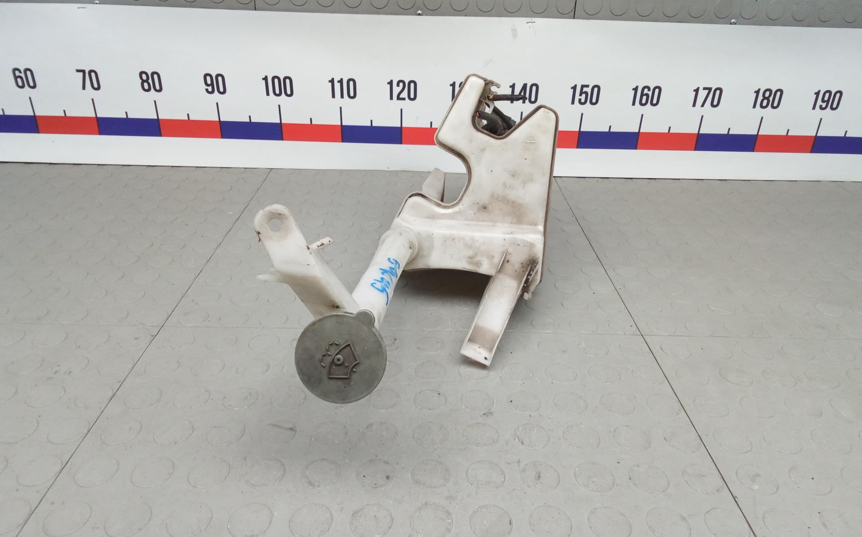 Бачок омывателя лобового стекла