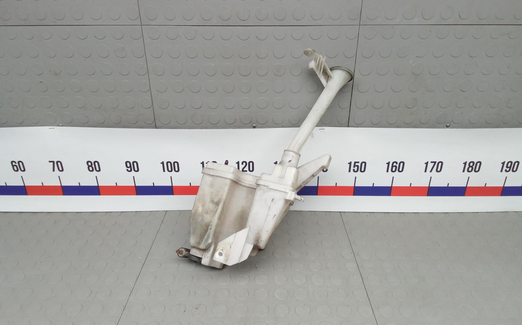 Бачок омывателя лобового стекла