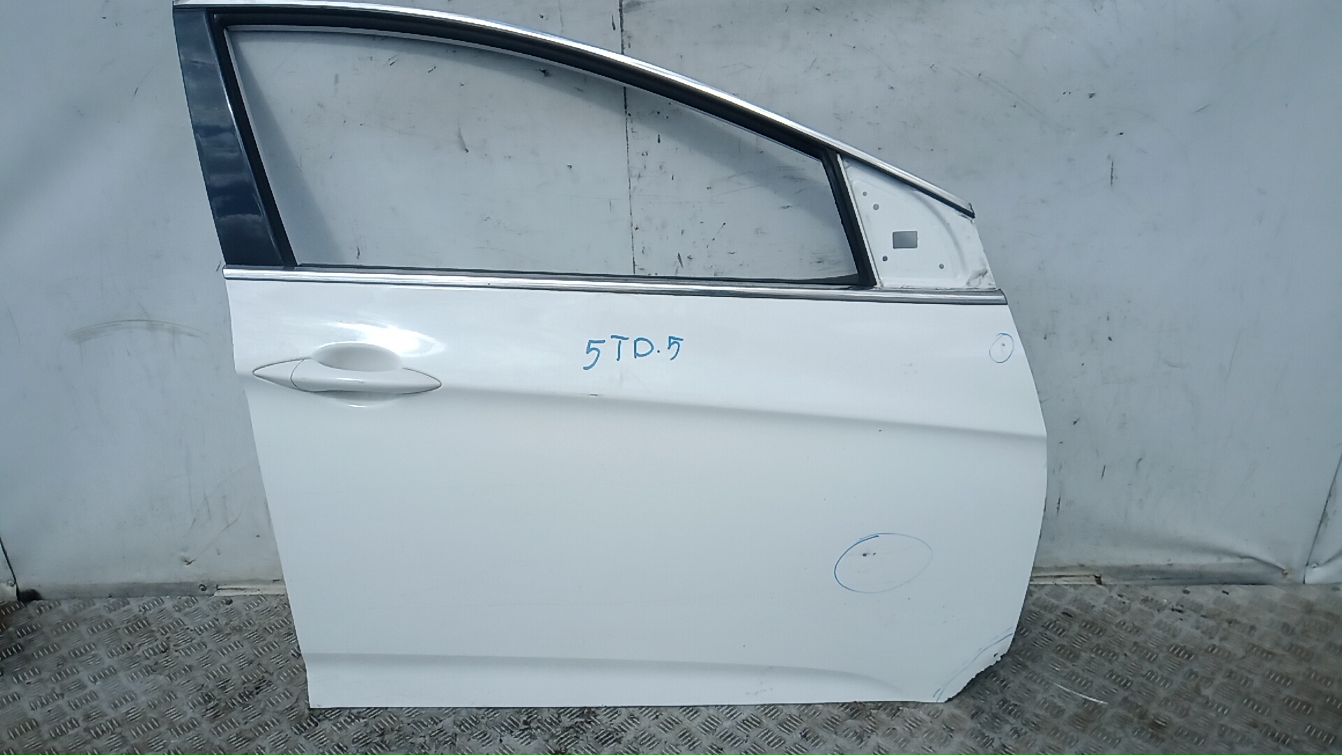 Дверь передняя правая