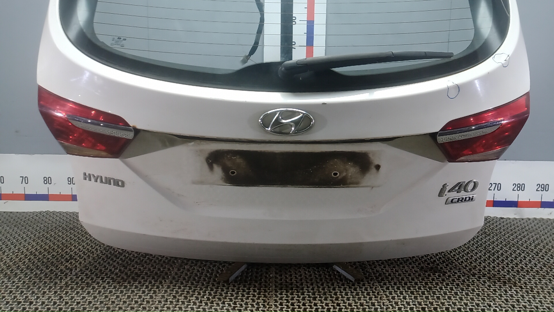 Дверь багажника