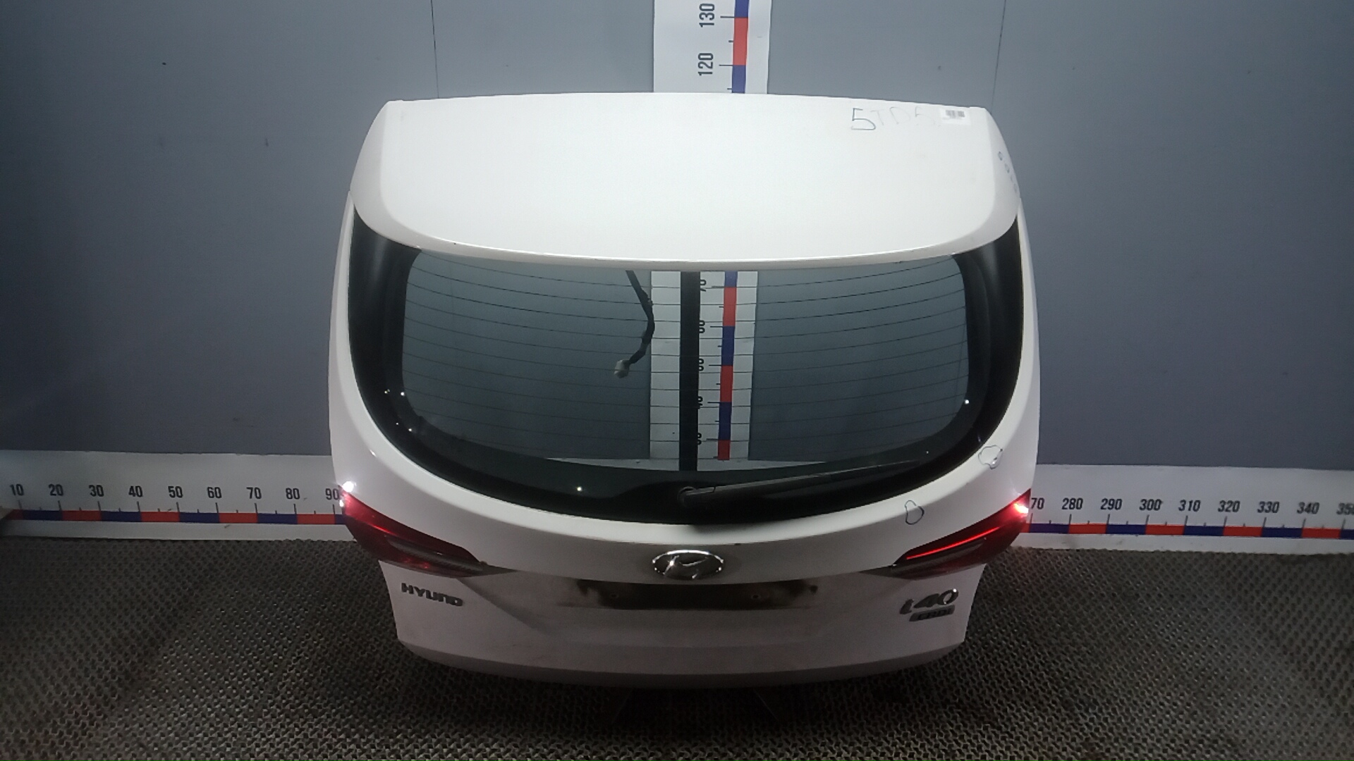 Дверь багажника