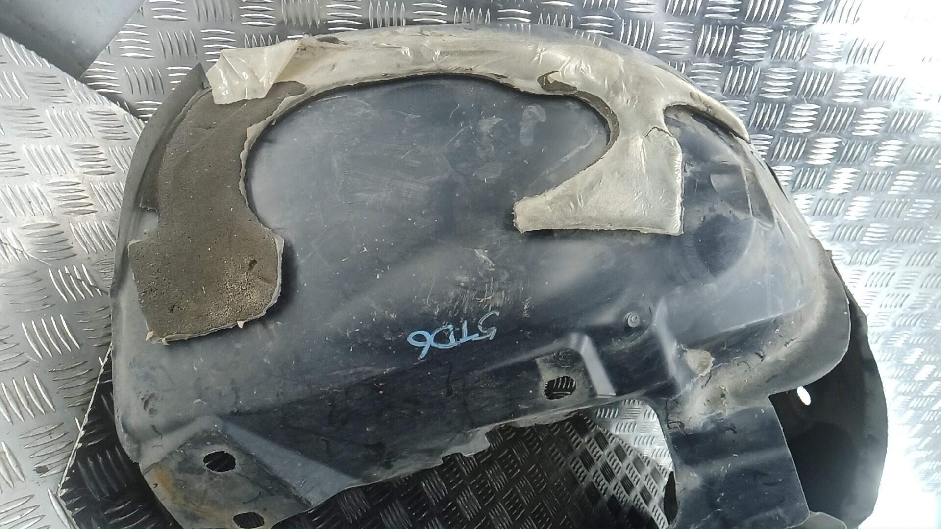 Локер передний правый