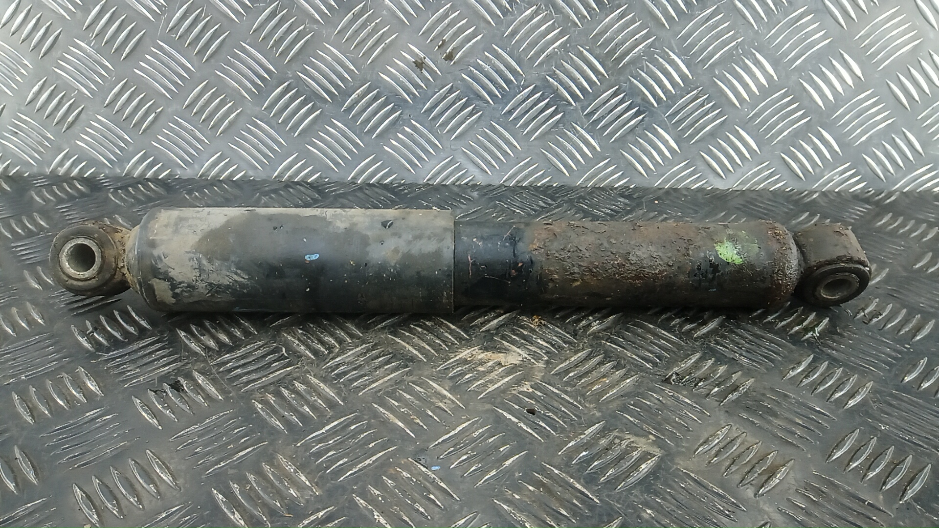 Амортизатор задний (стойка)