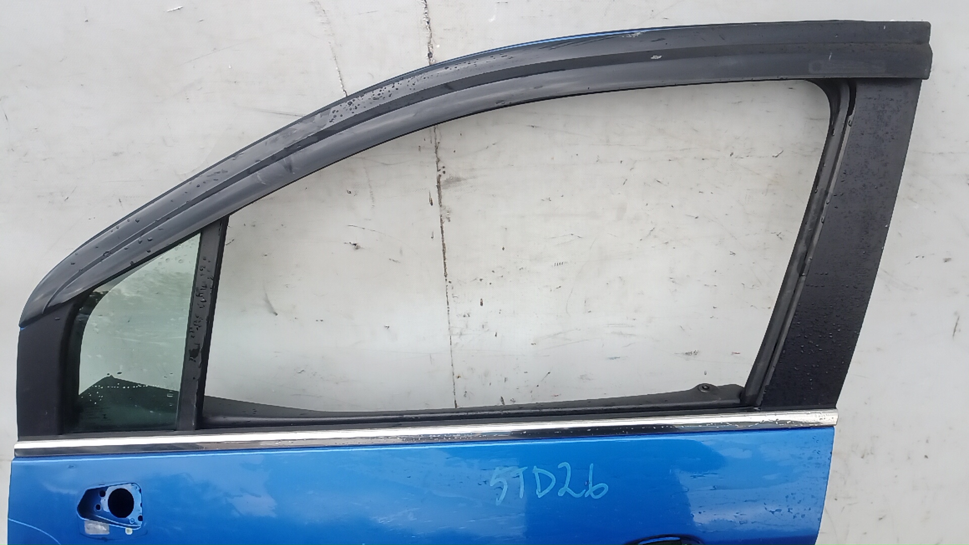 Дверь передняя левая