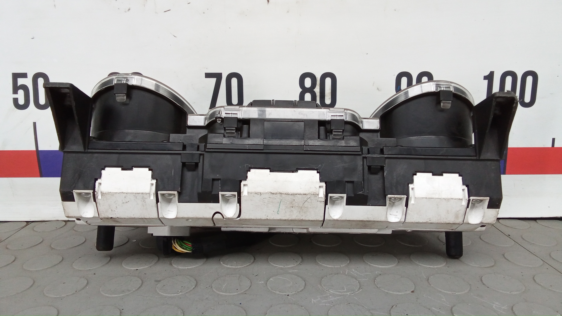 Панель приборов