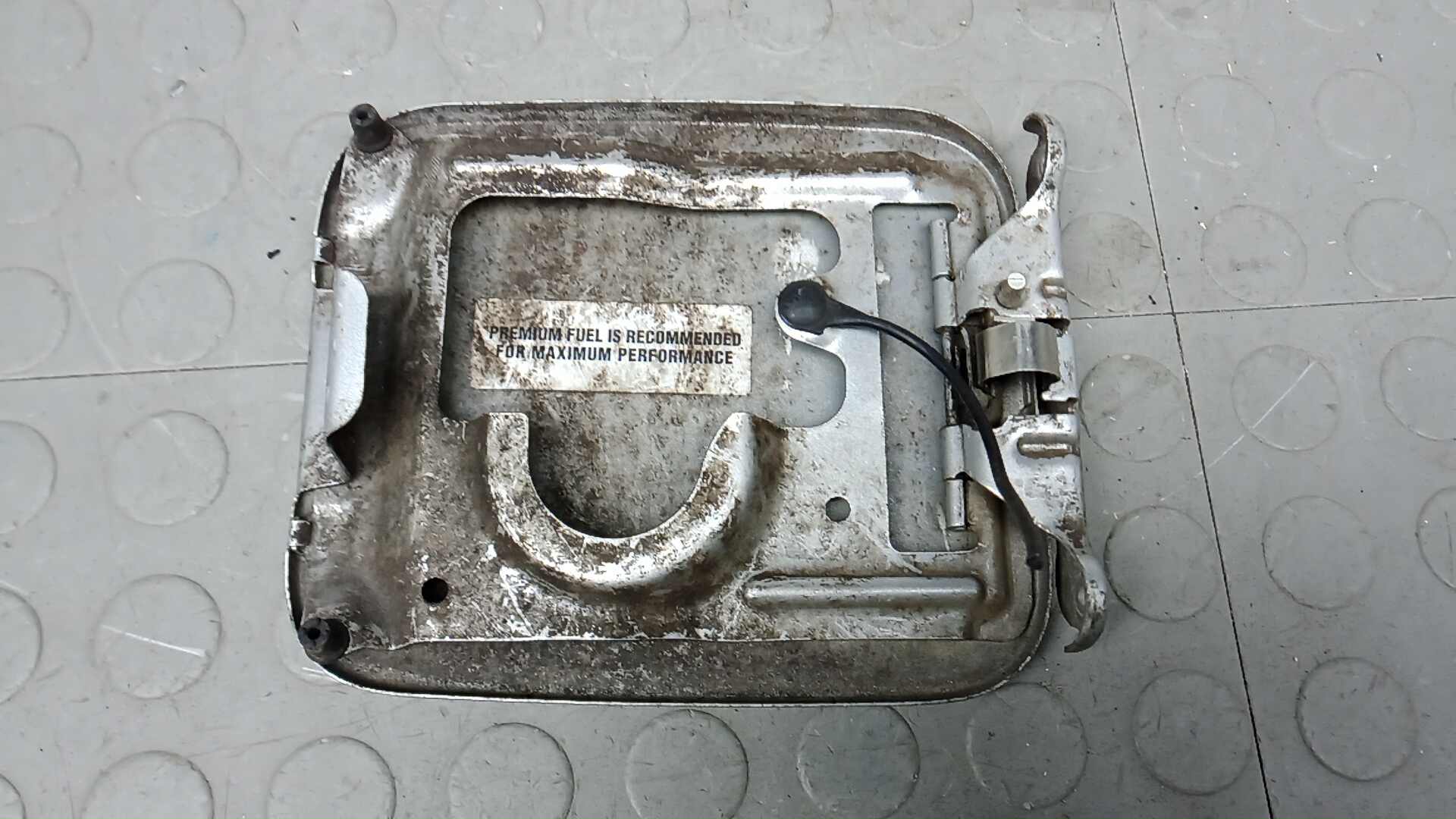 Лючок бензобака