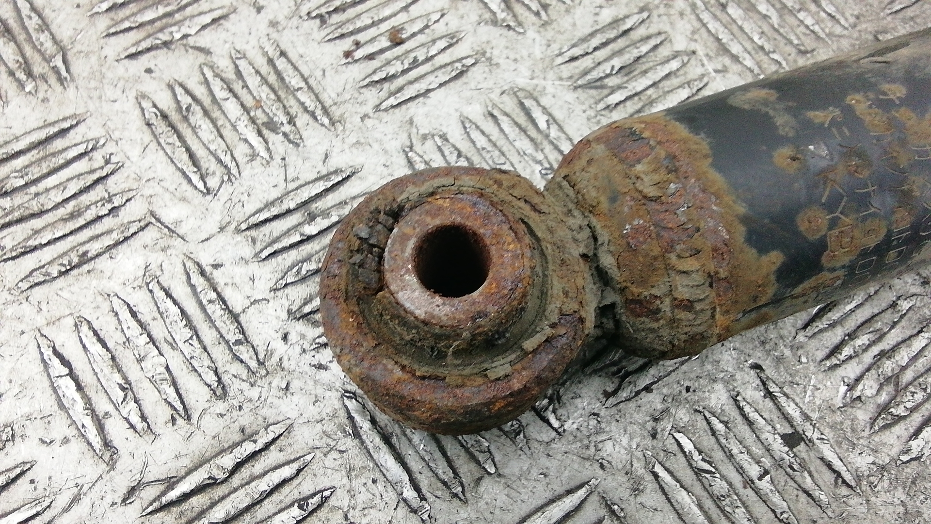 Амортизатор задний (стойка)