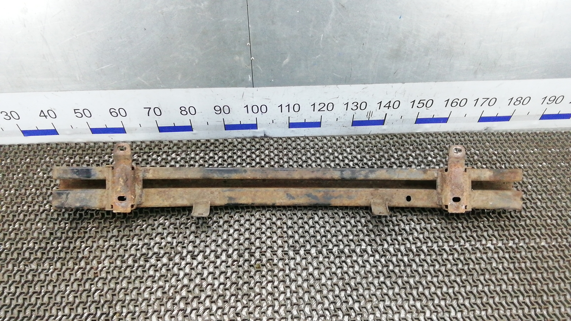 Кронштейн усилителя переднего бампера